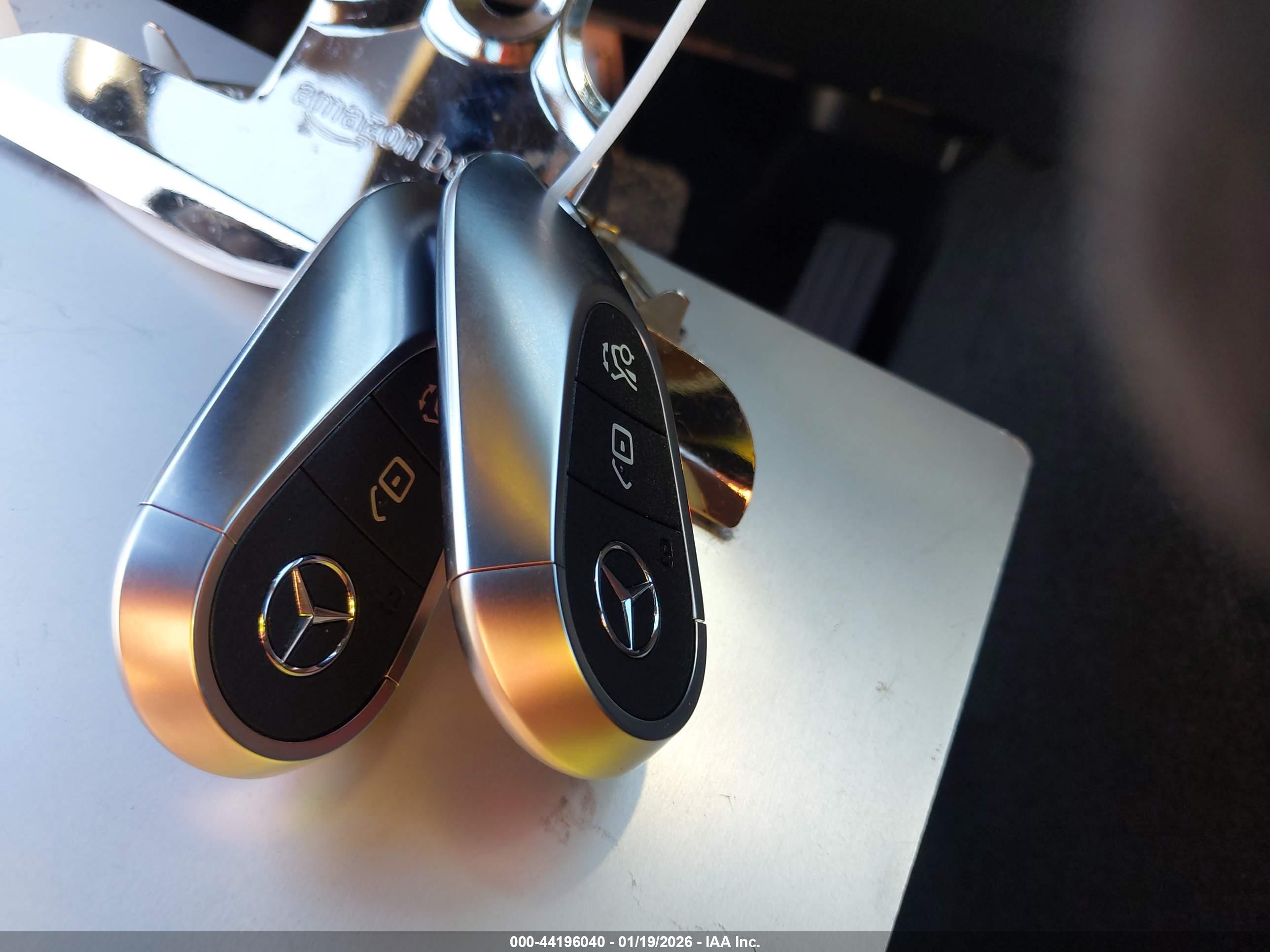 MERCEDES-BENZ C image 11