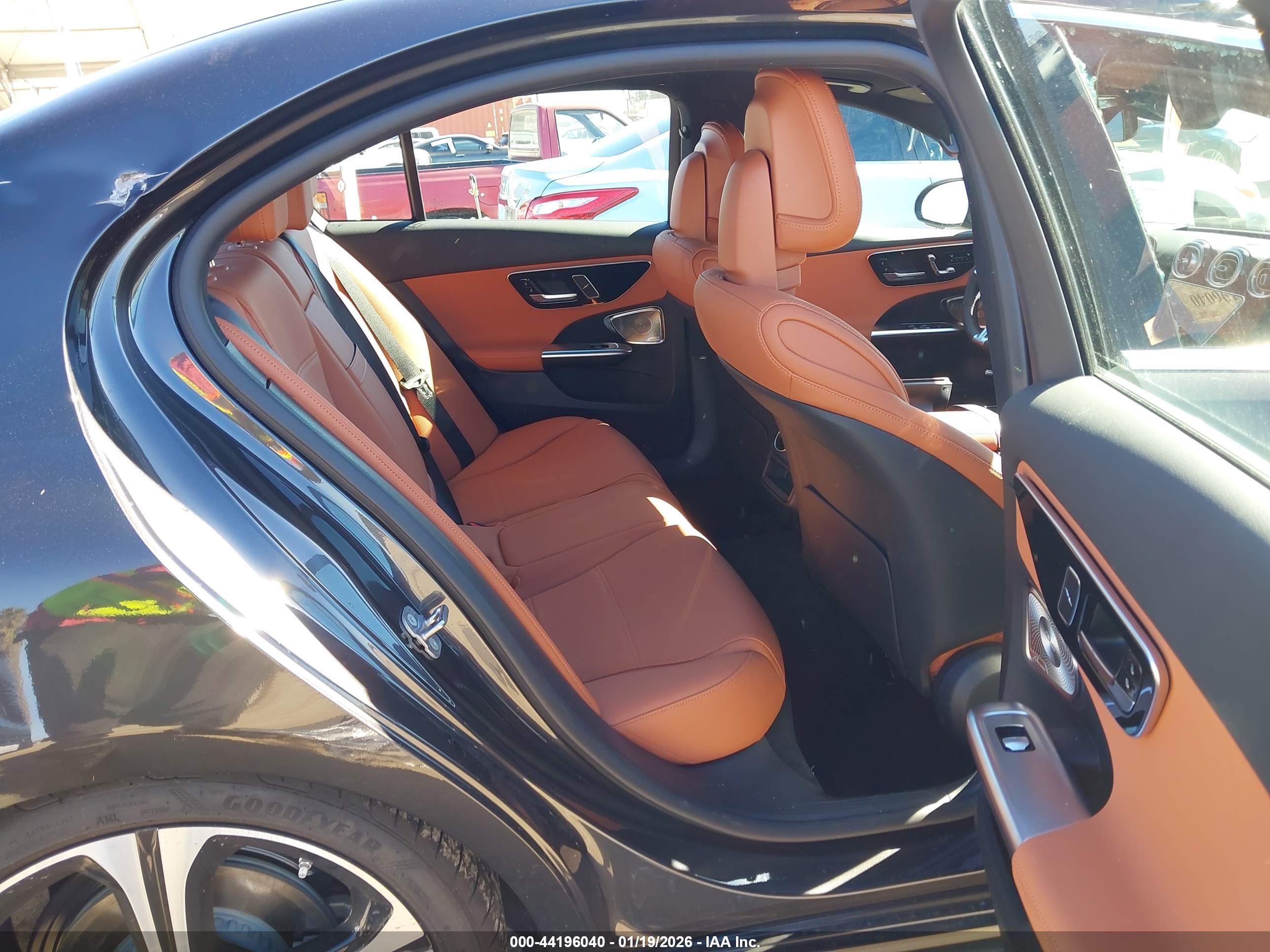 MERCEDES-BENZ C image 8