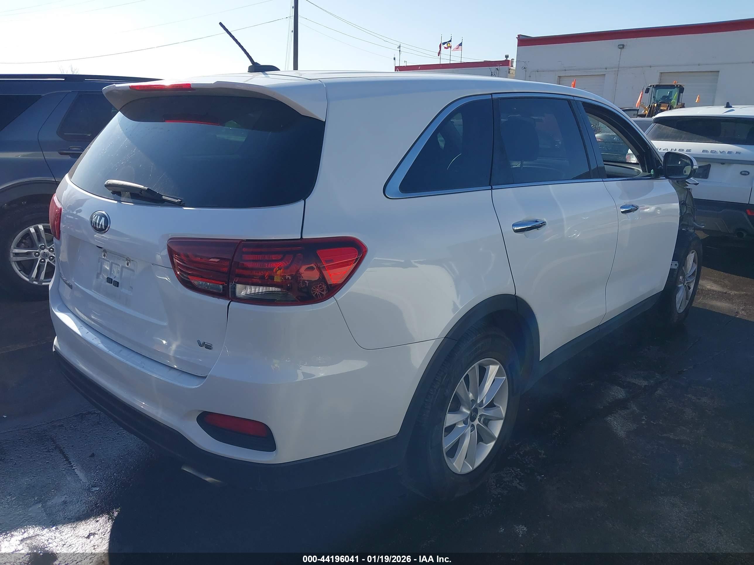 KIA SORENTO image 4