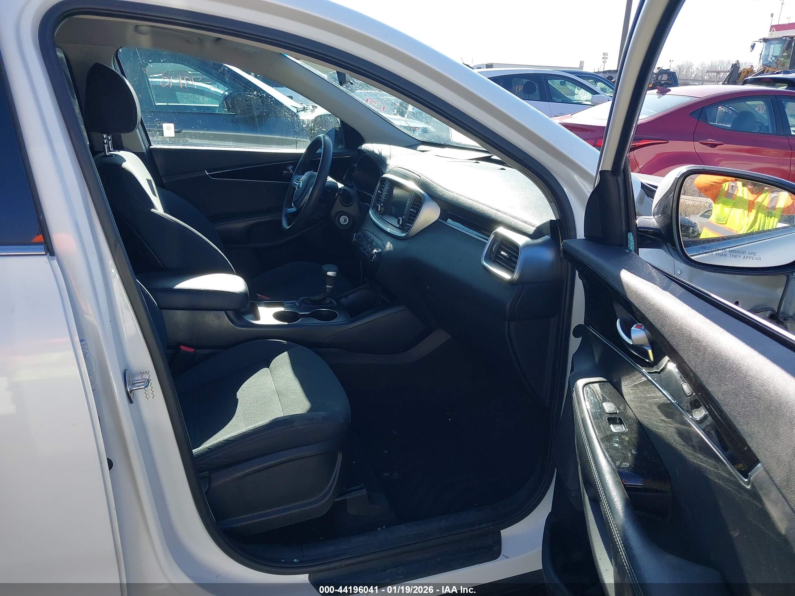 KIA SORENTO image 5