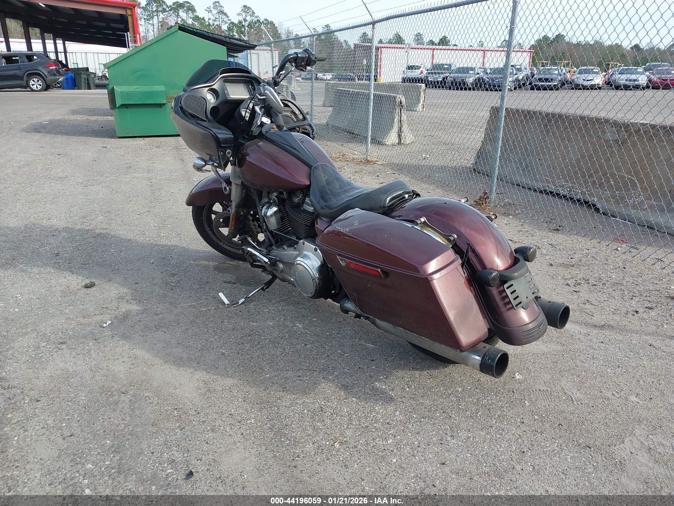 HARLEY-DAVIDSON FLTRX image 3