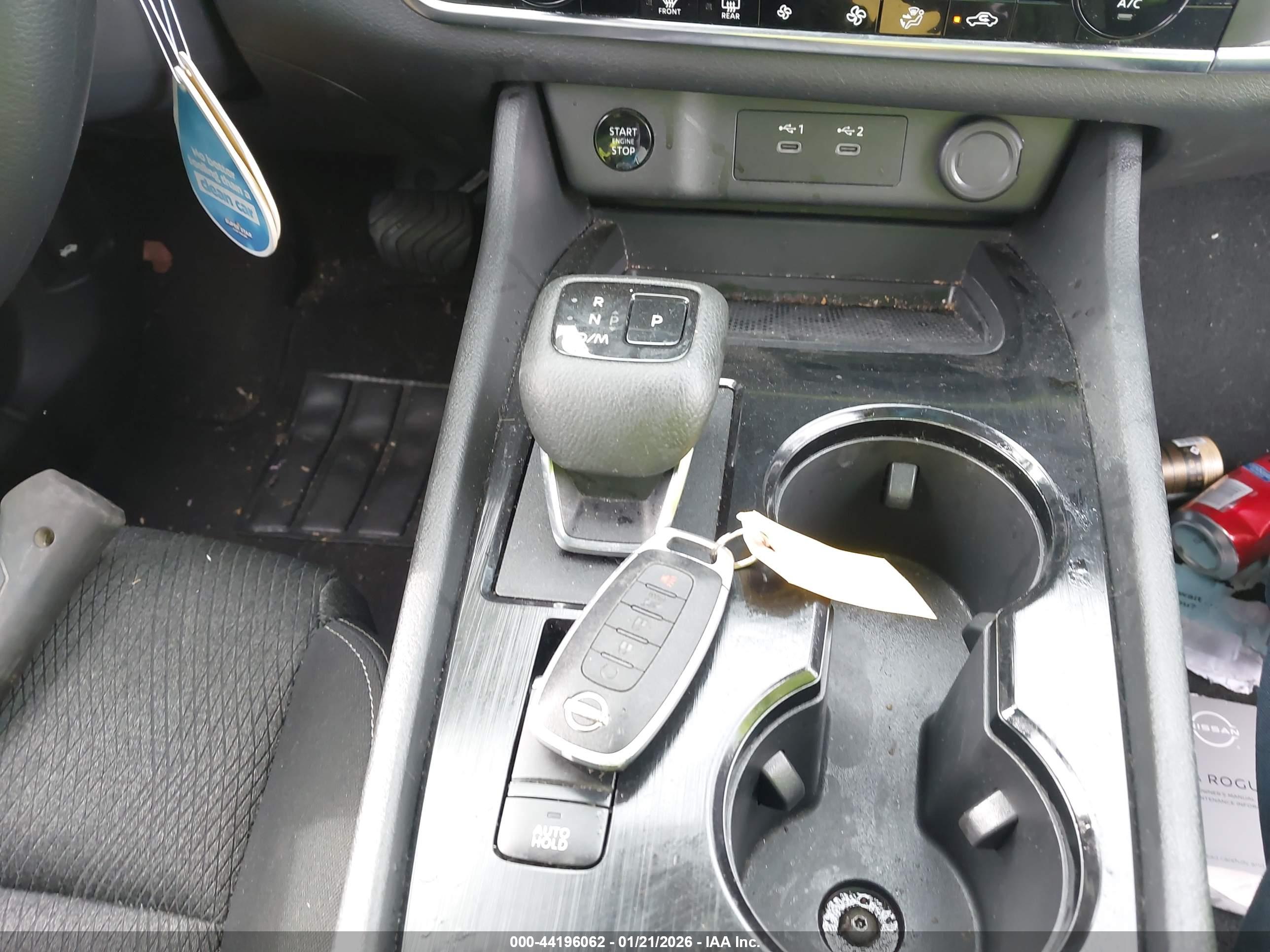NISSAN ROGUE image 11