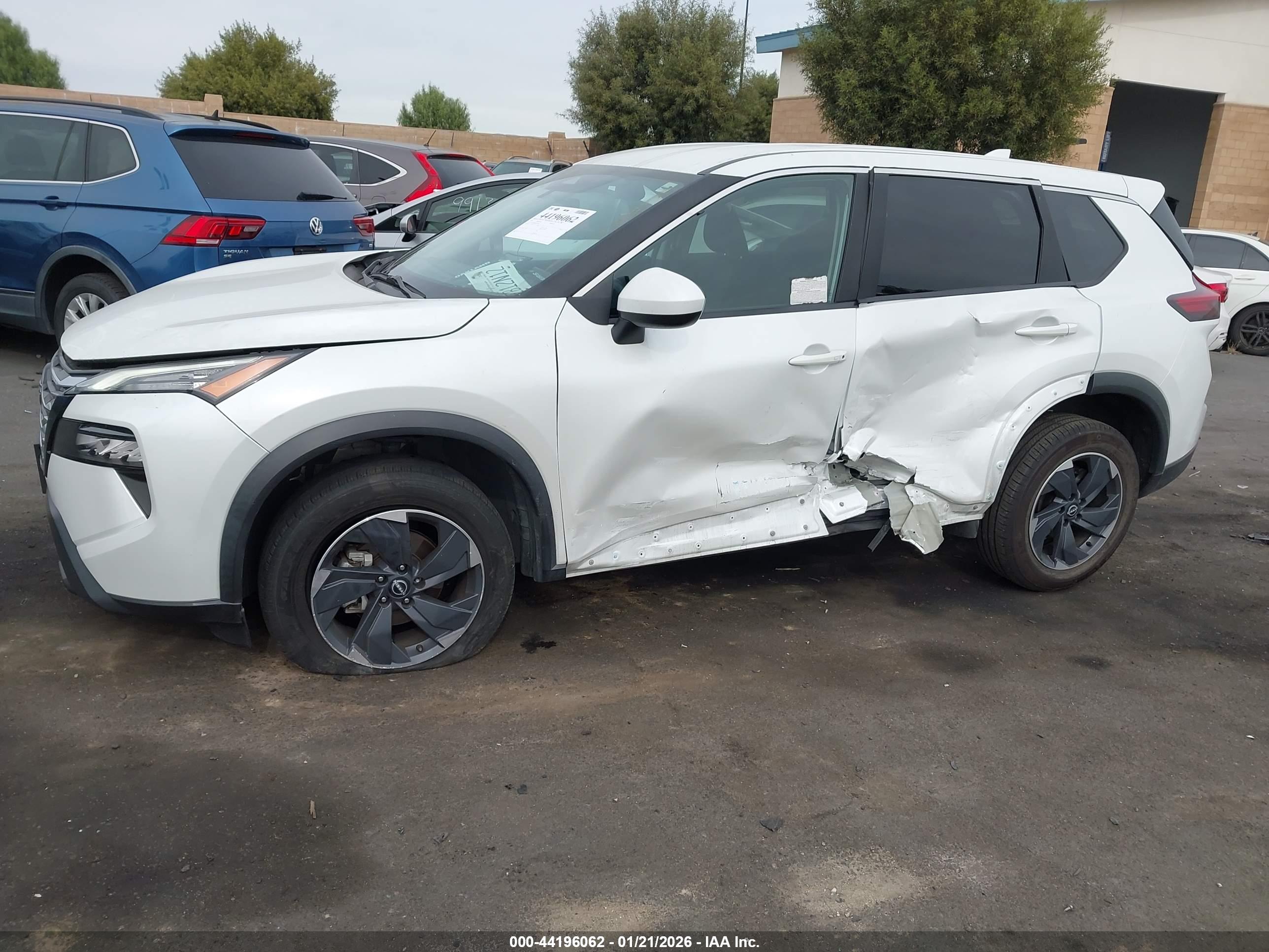NISSAN ROGUE image 6