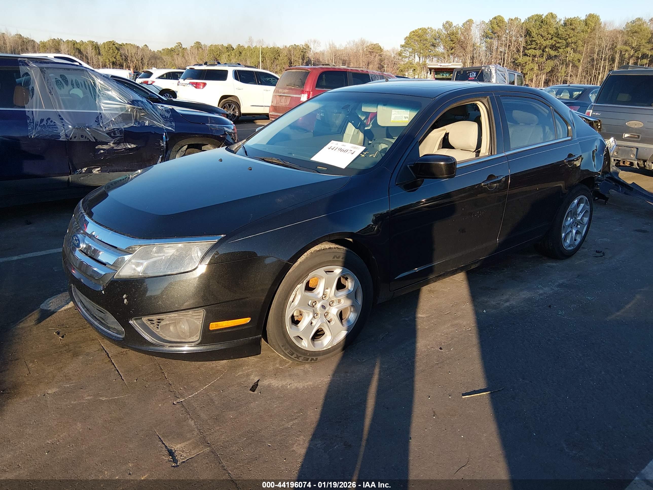 FORD FUSION image 2