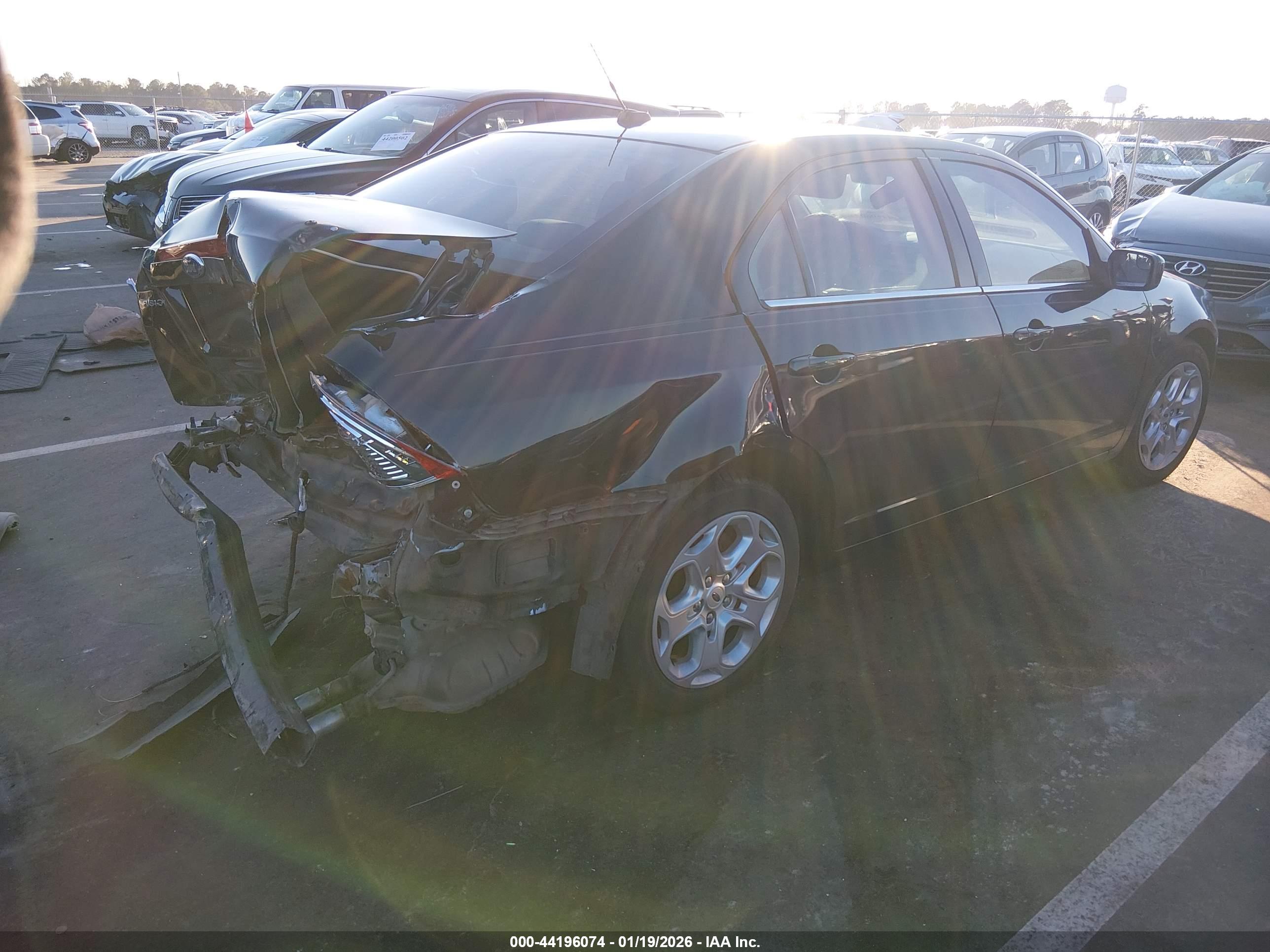 FORD FUSION image 4