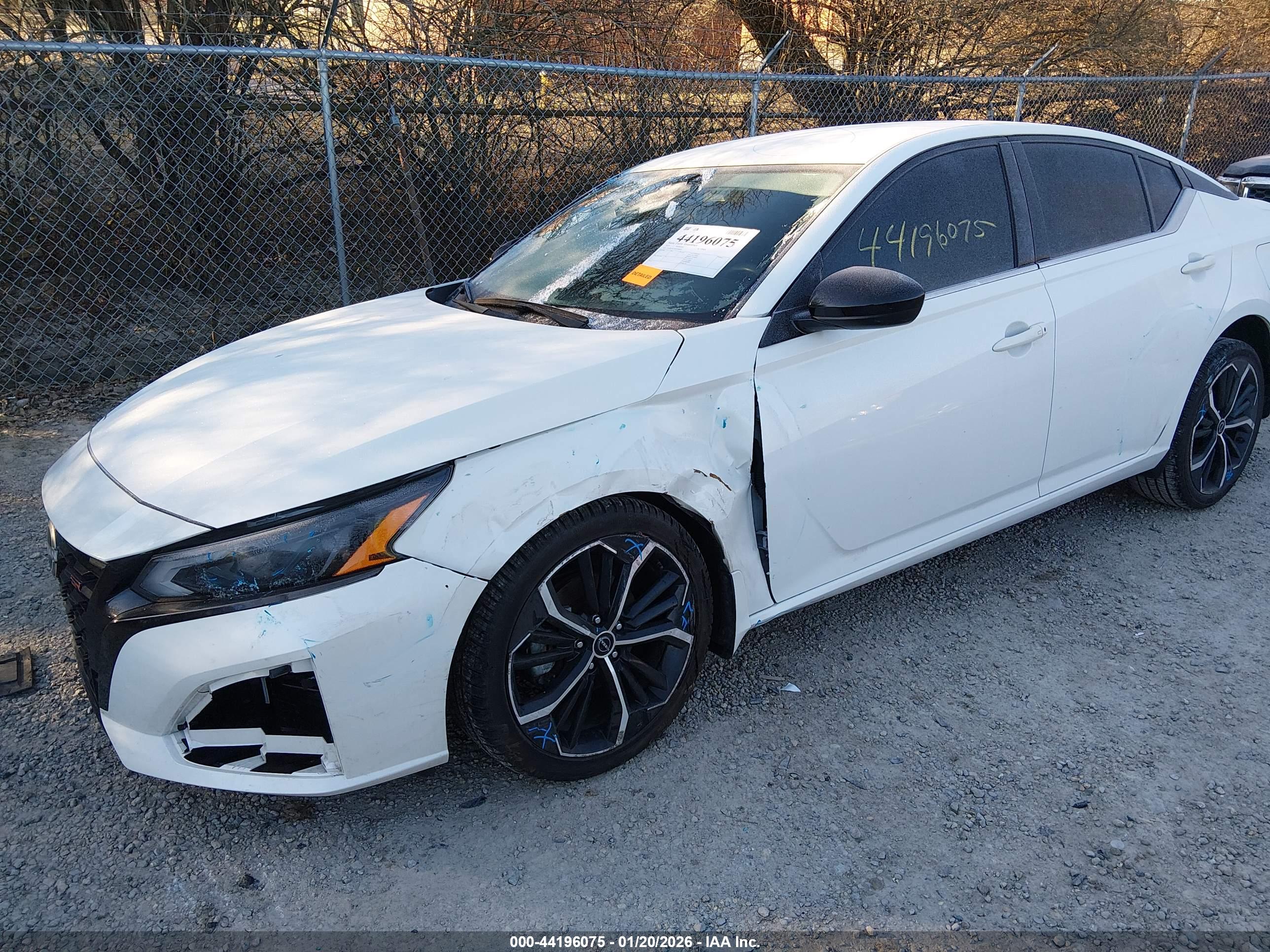 NISSAN ALTIMA image 6