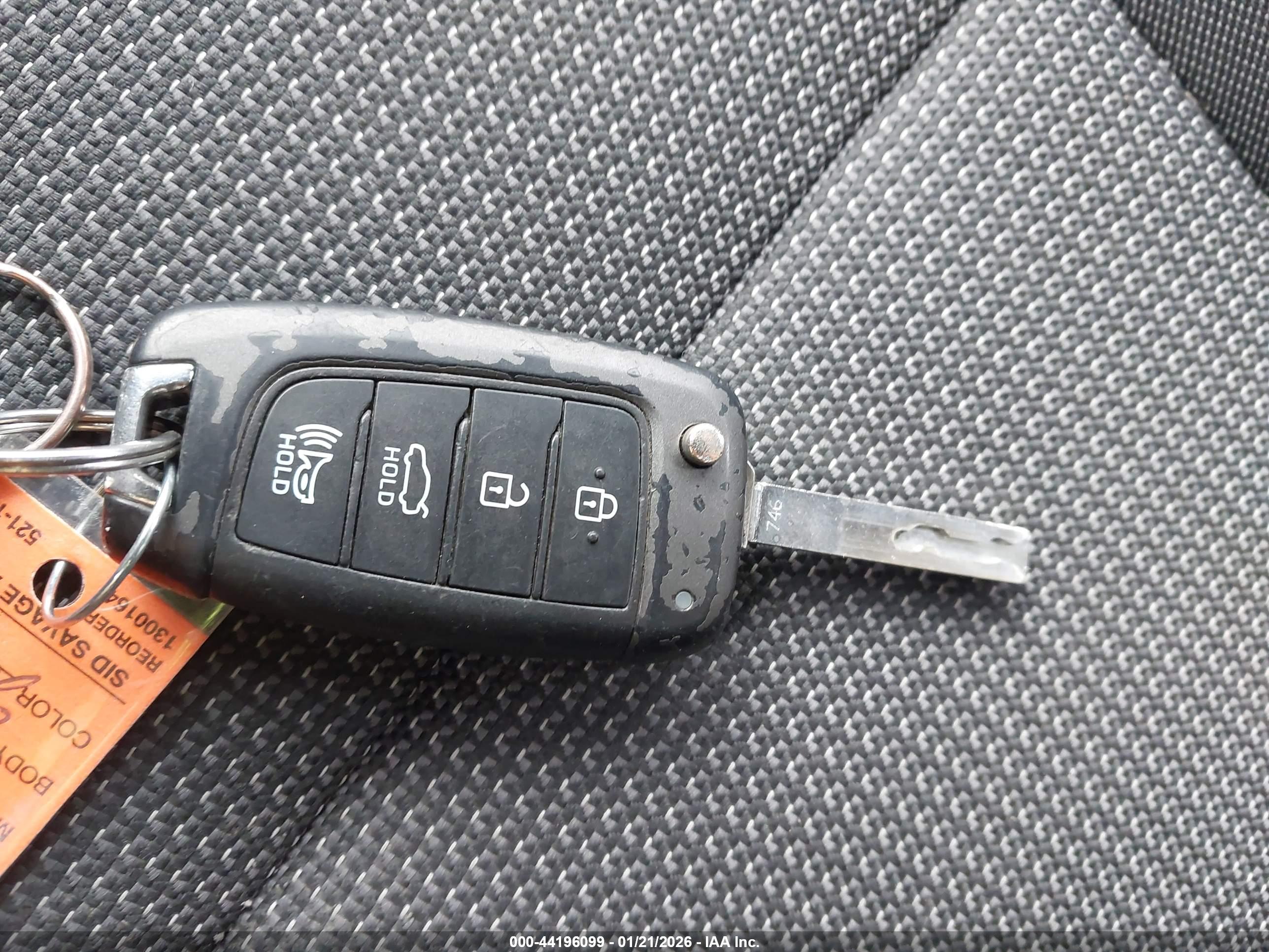 HYUNDAI ACCENT image 11