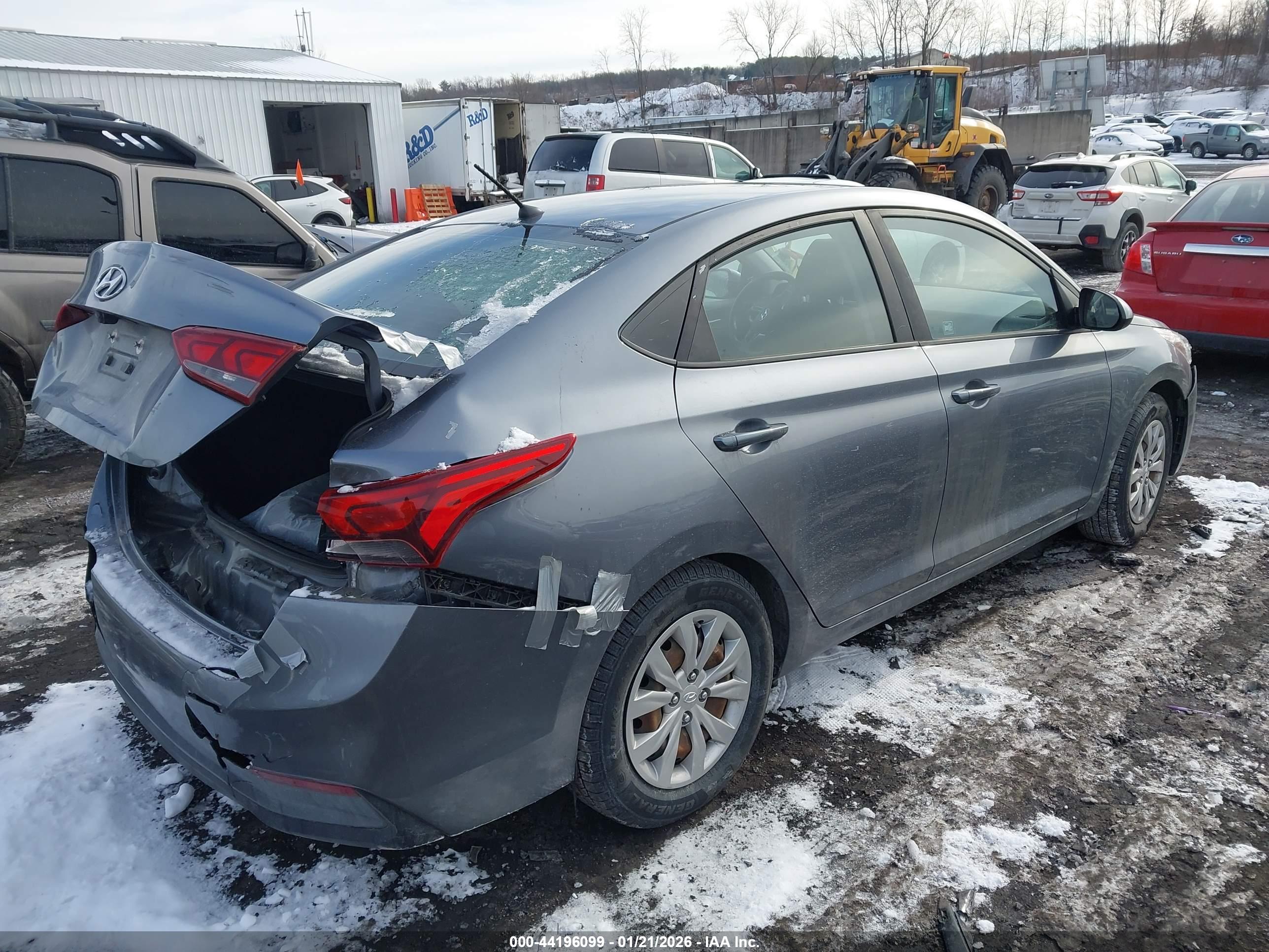 HYUNDAI ACCENT image 4