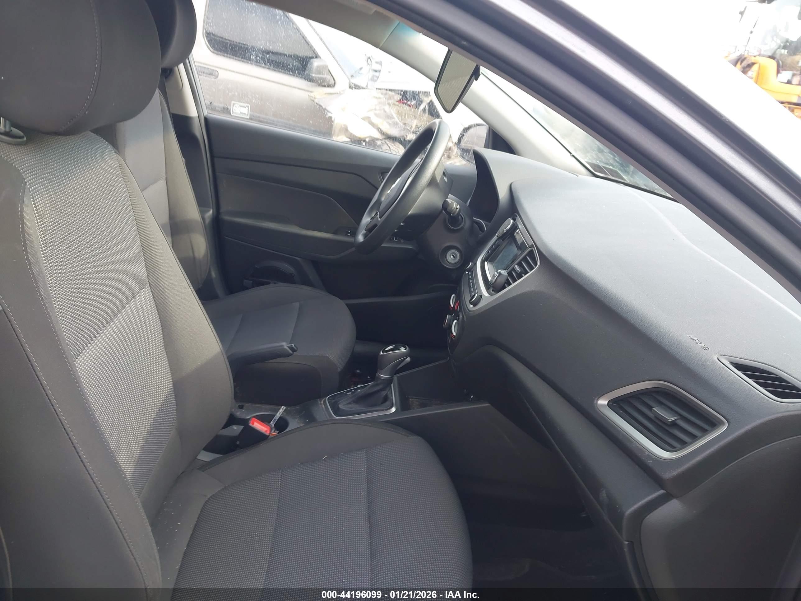 HYUNDAI ACCENT image 5