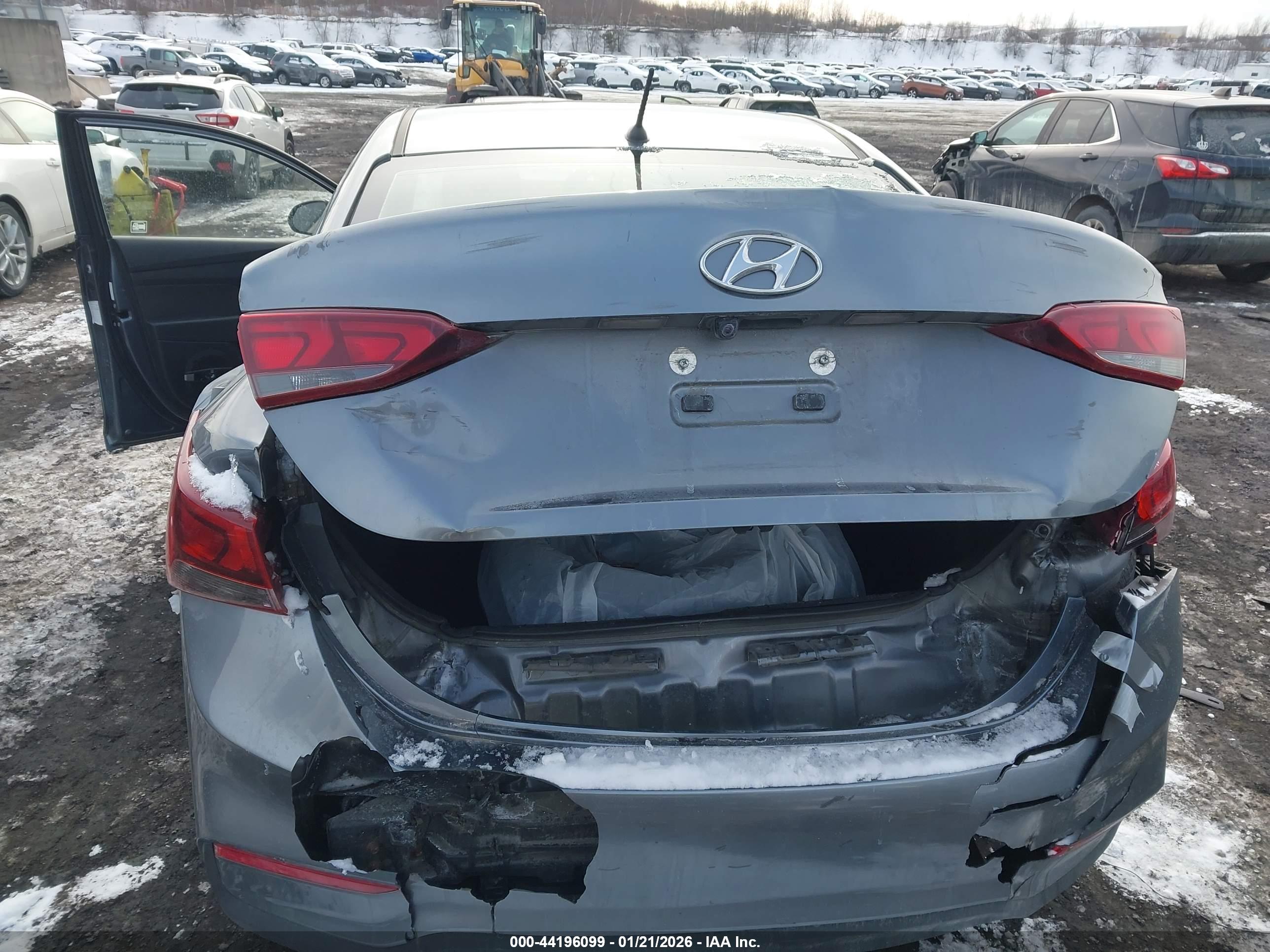 HYUNDAI ACCENT image 6