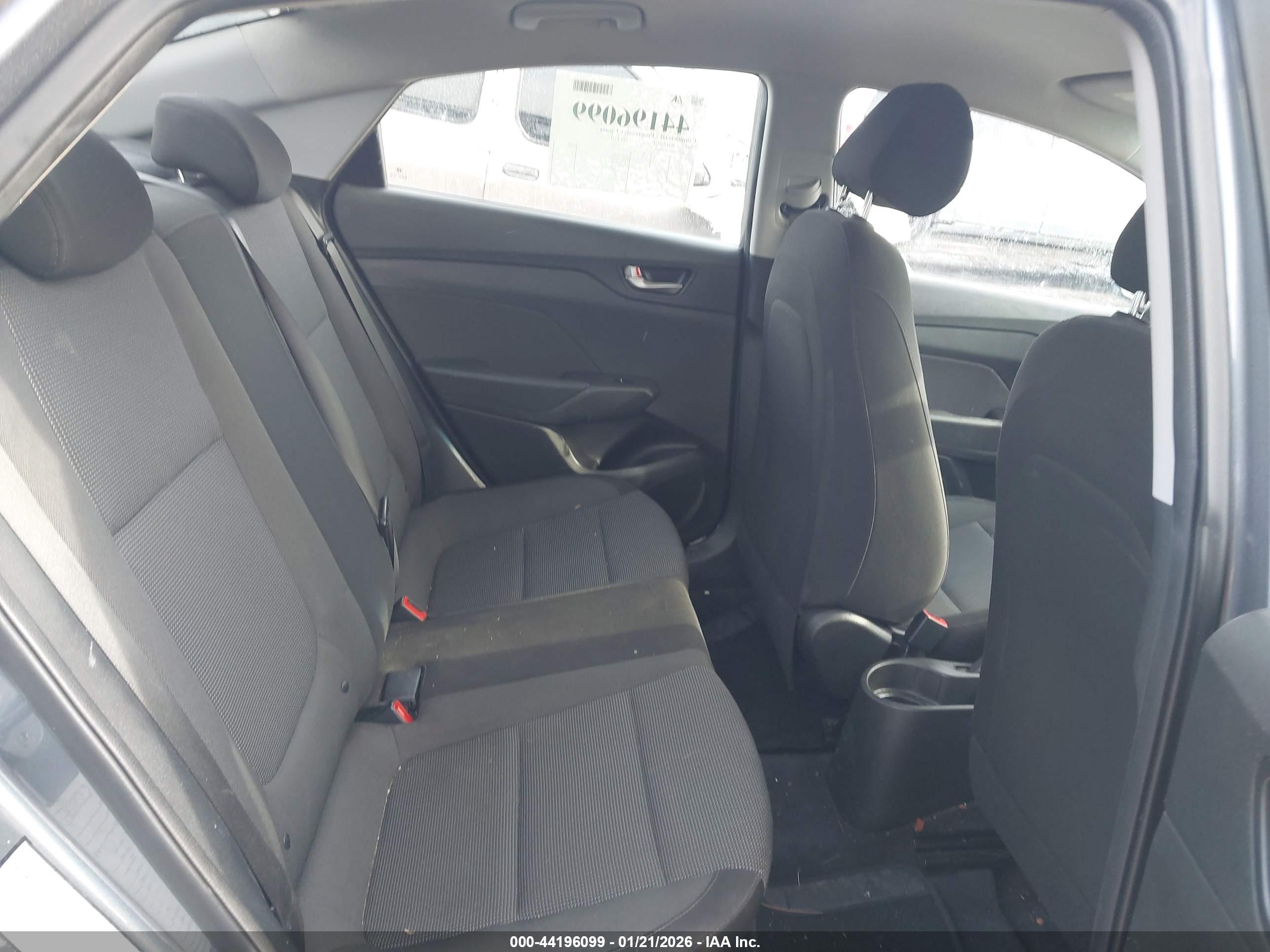 HYUNDAI ACCENT image 8