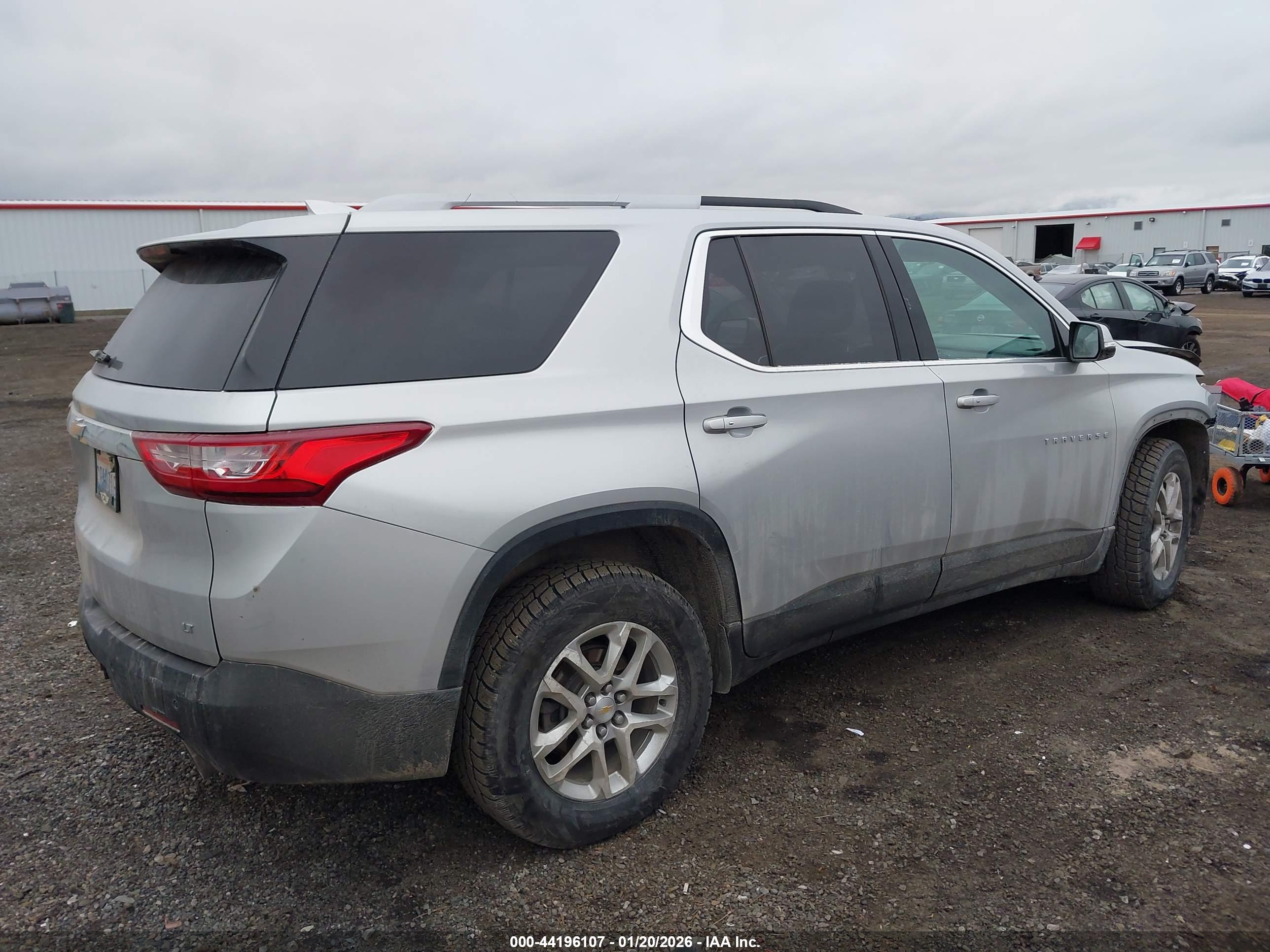 CHEVROLET TRAVERSE image 4