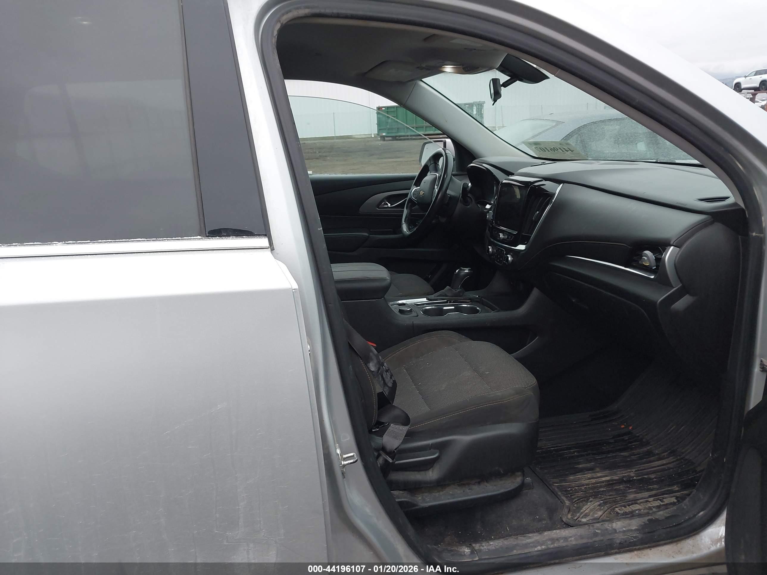 CHEVROLET TRAVERSE image 5