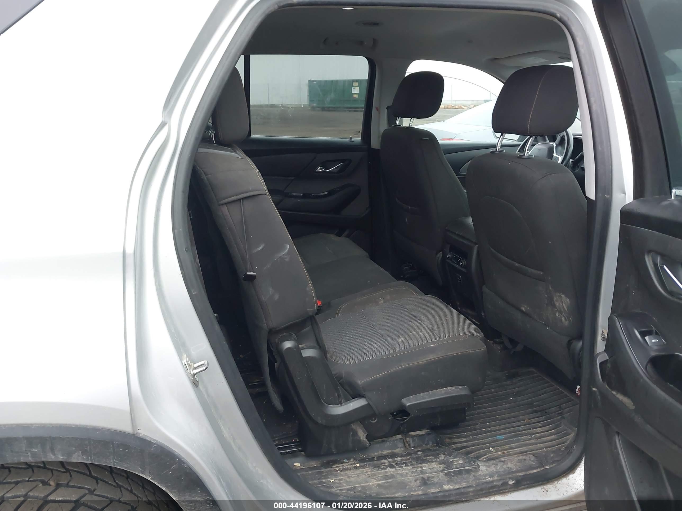 CHEVROLET TRAVERSE image 8