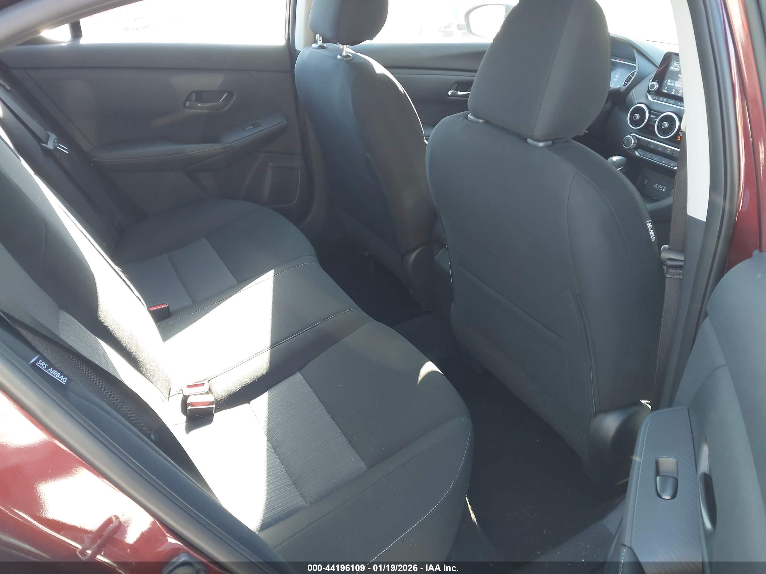 NISSAN SENTRA image 8