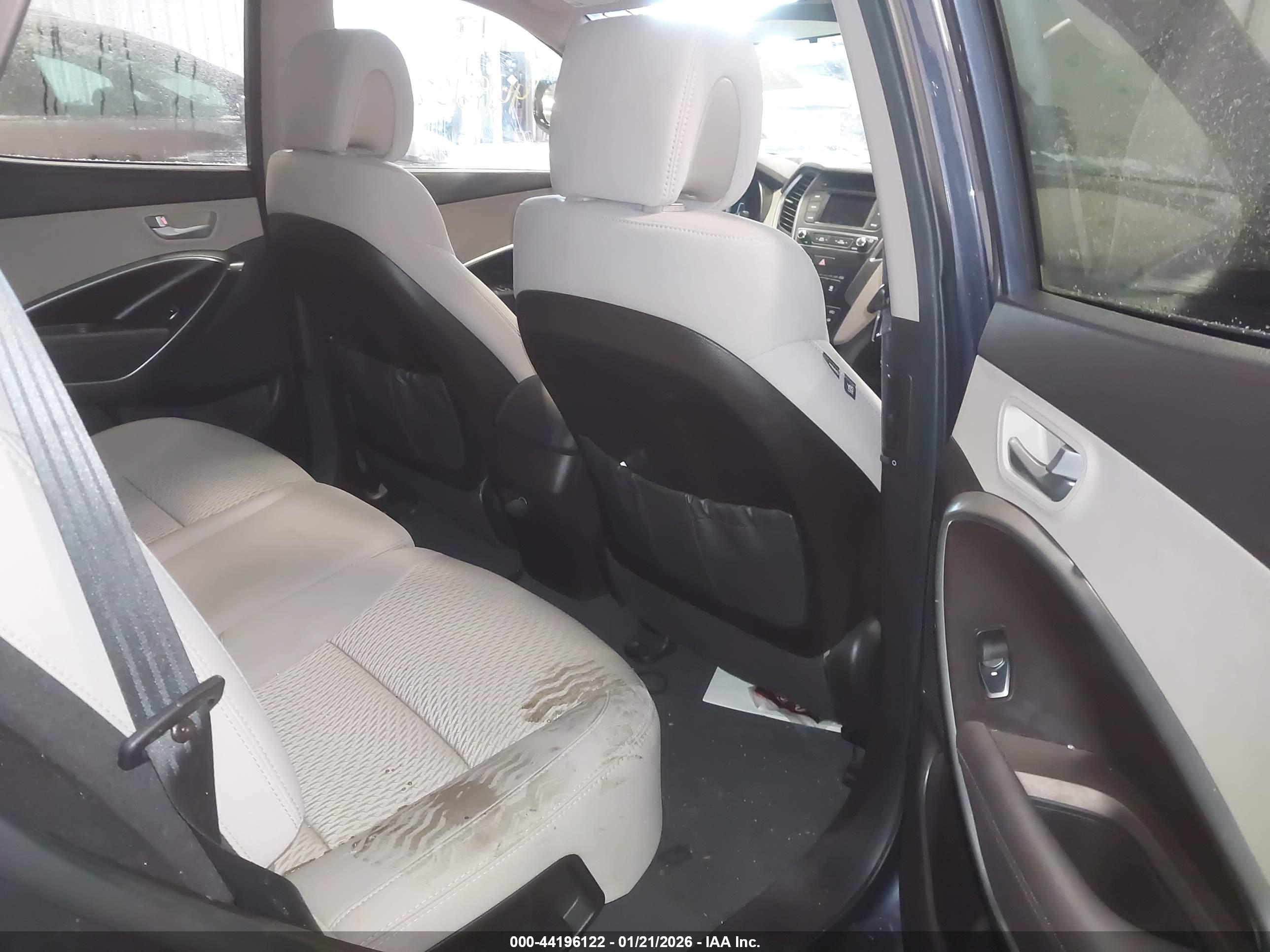 HYUNDAI SANTA image 8
