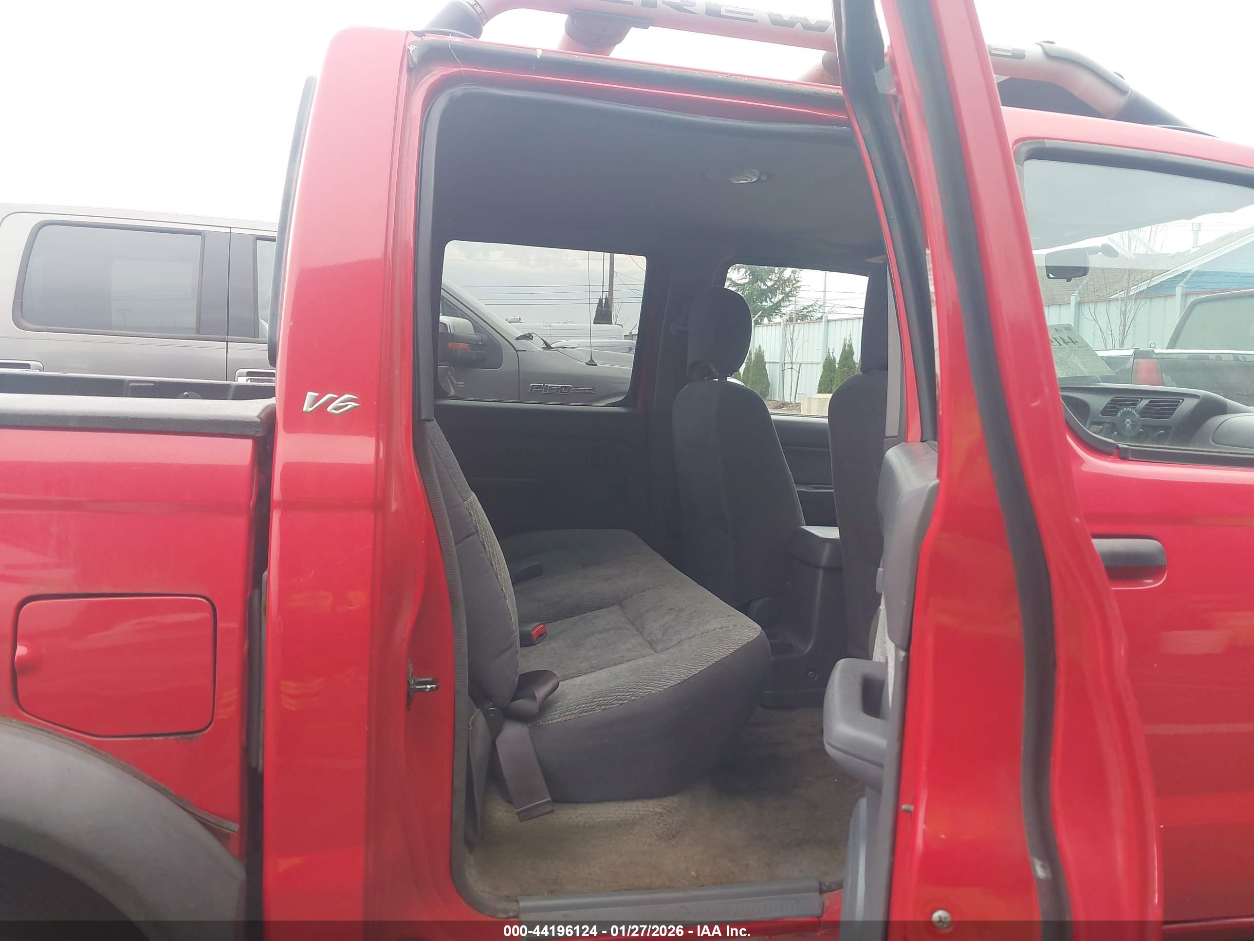 NISSAN FRONTIER image 8