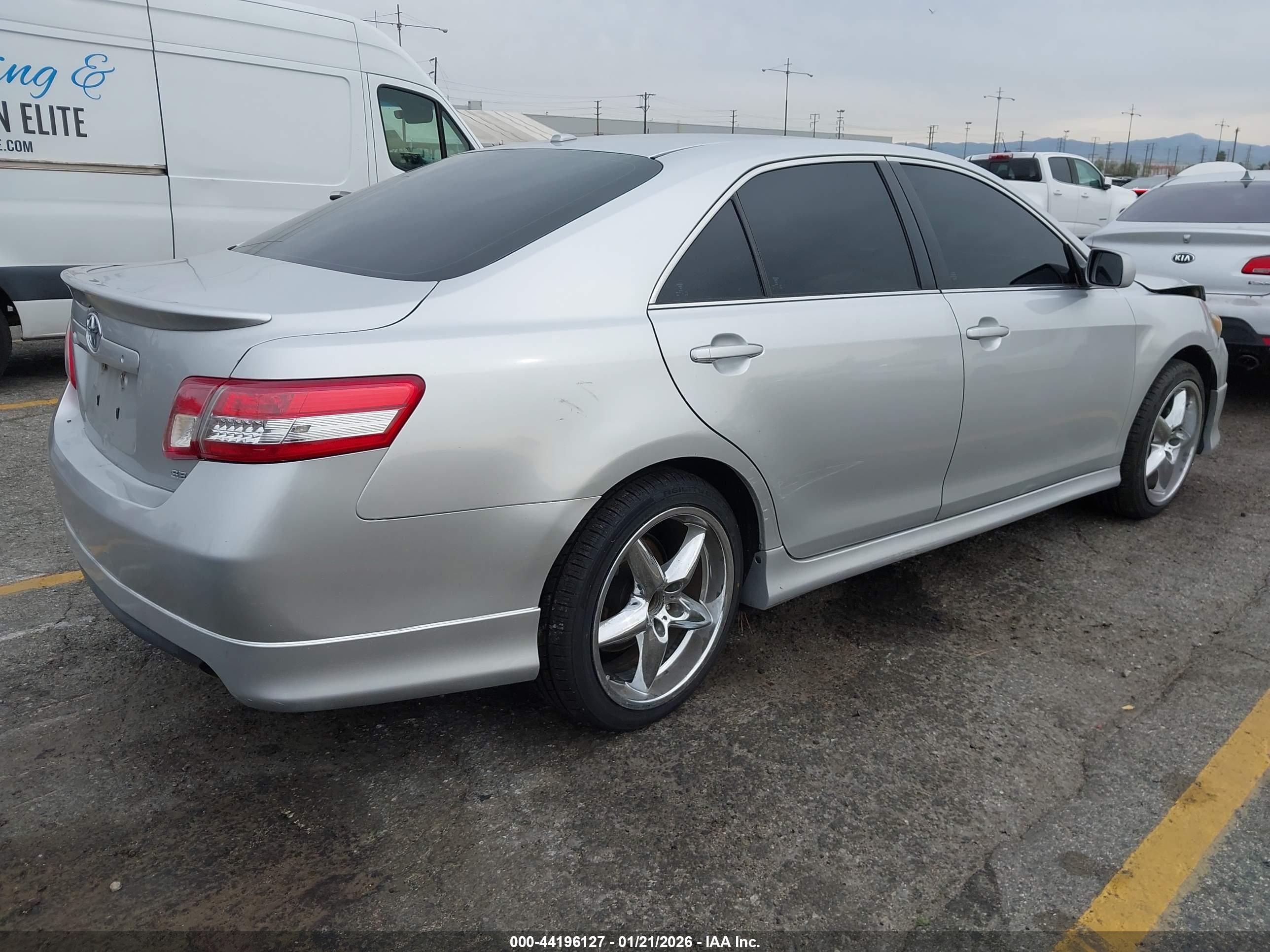 TOYOTA CAMRY image 4