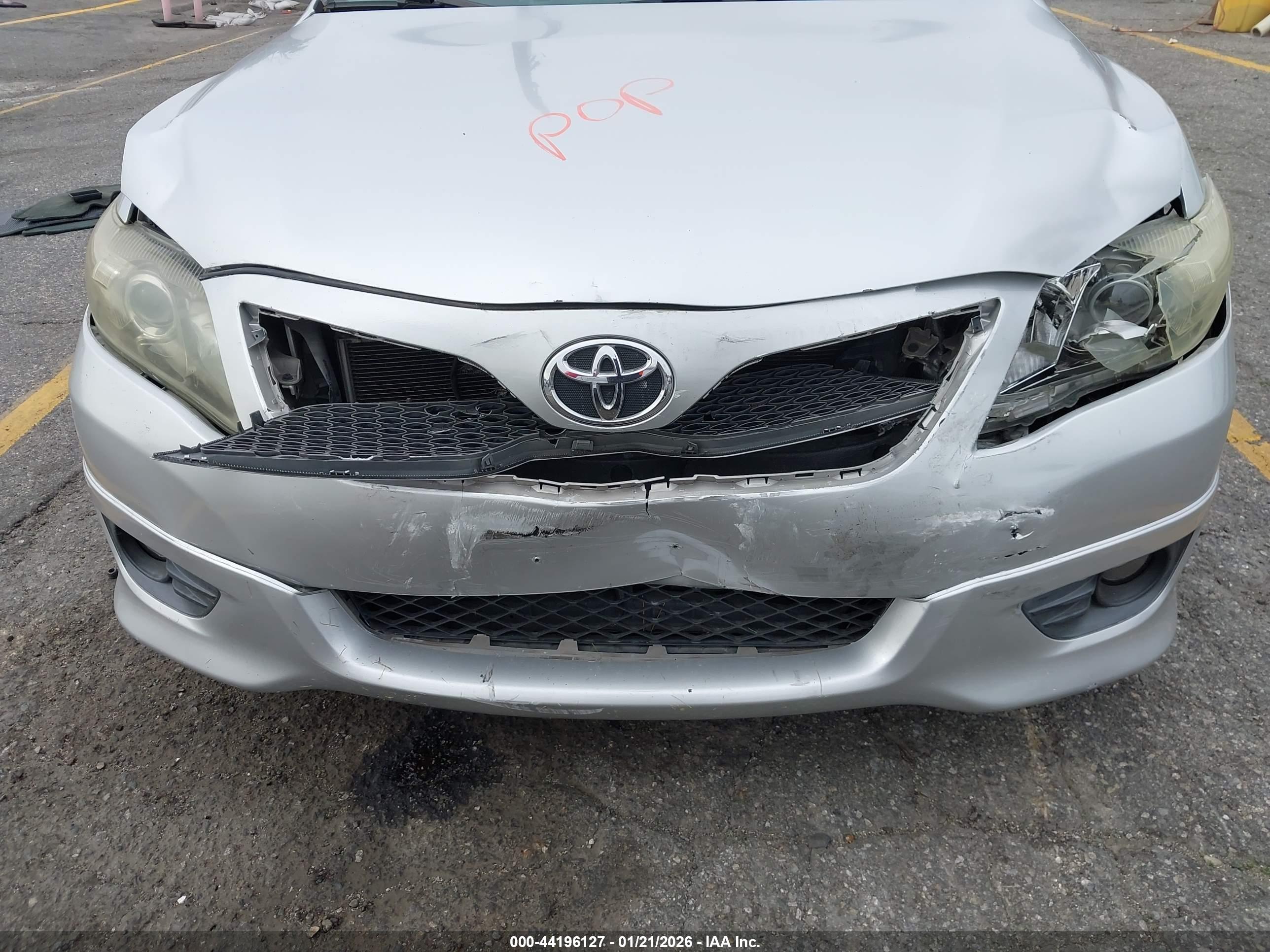 TOYOTA CAMRY image 6