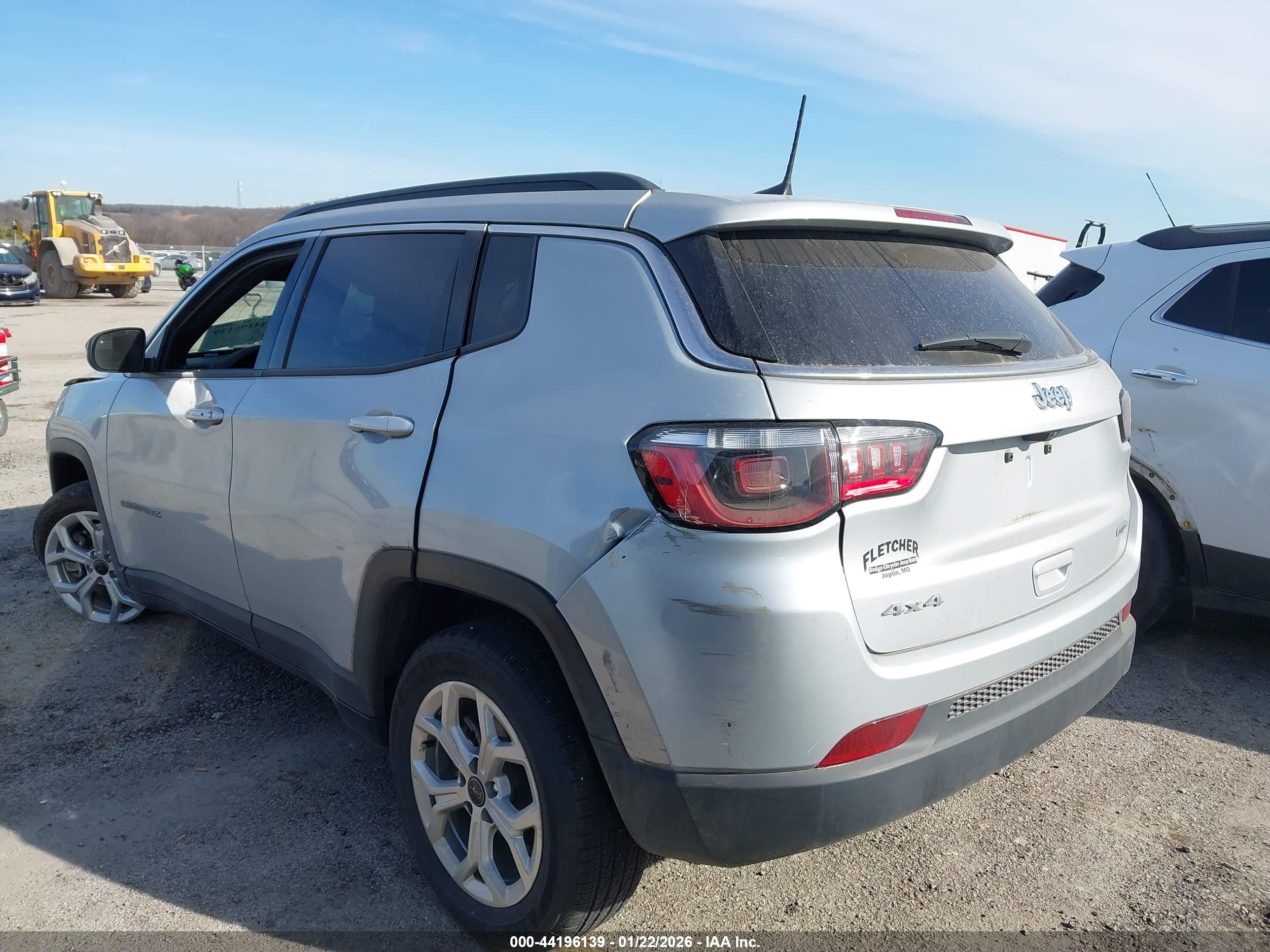 JEEP COMPASS image 3