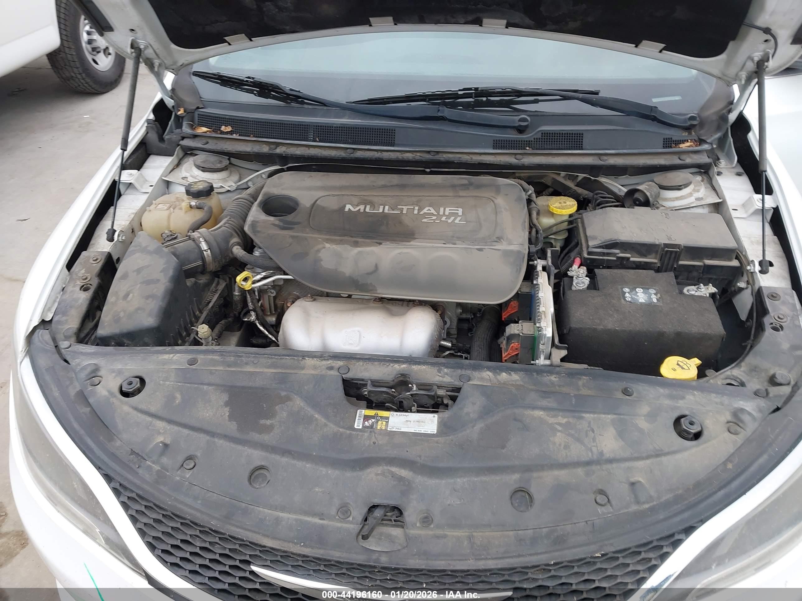 CHRYSLER 200 image 10