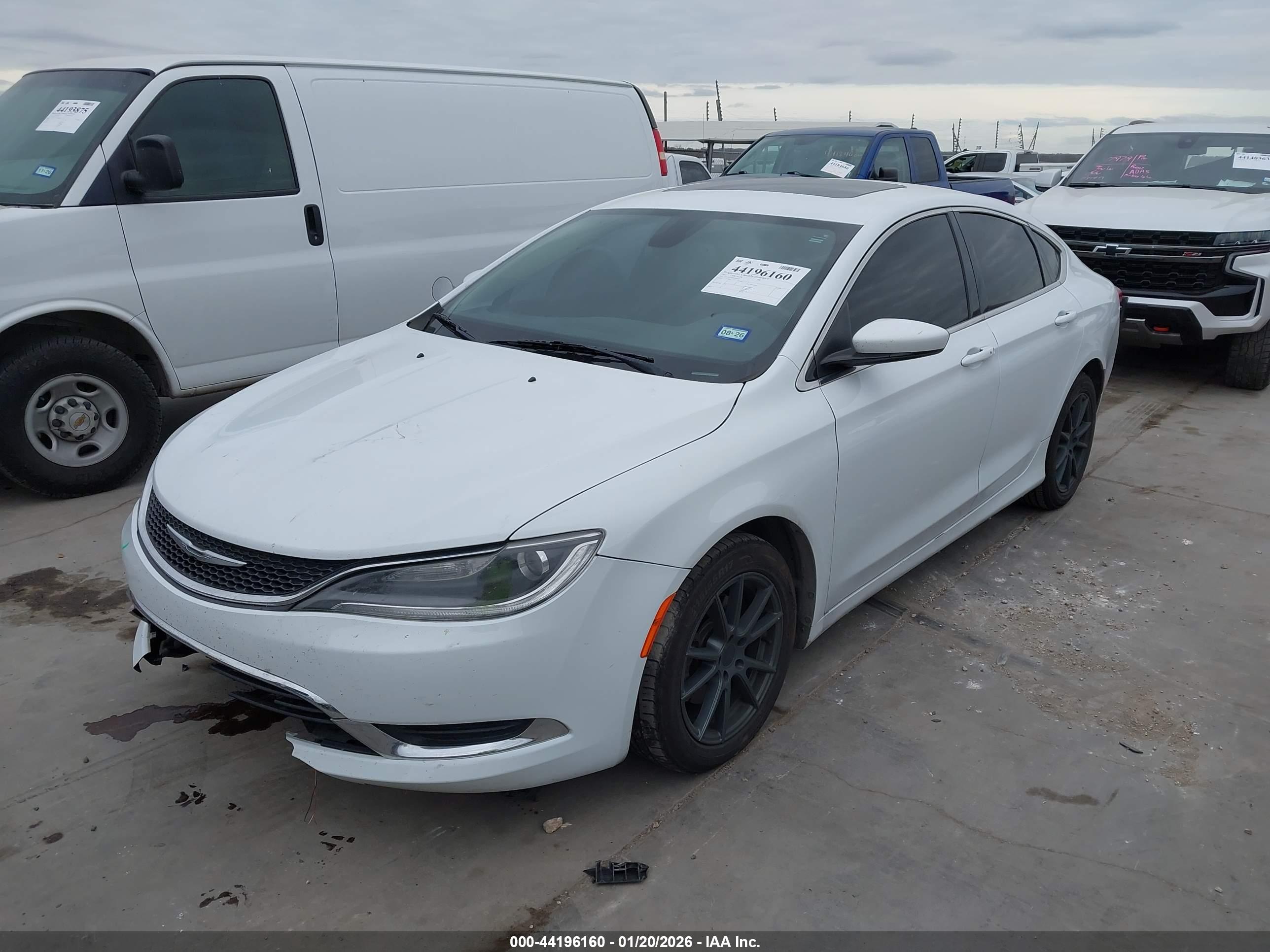 CHRYSLER 200 image 2