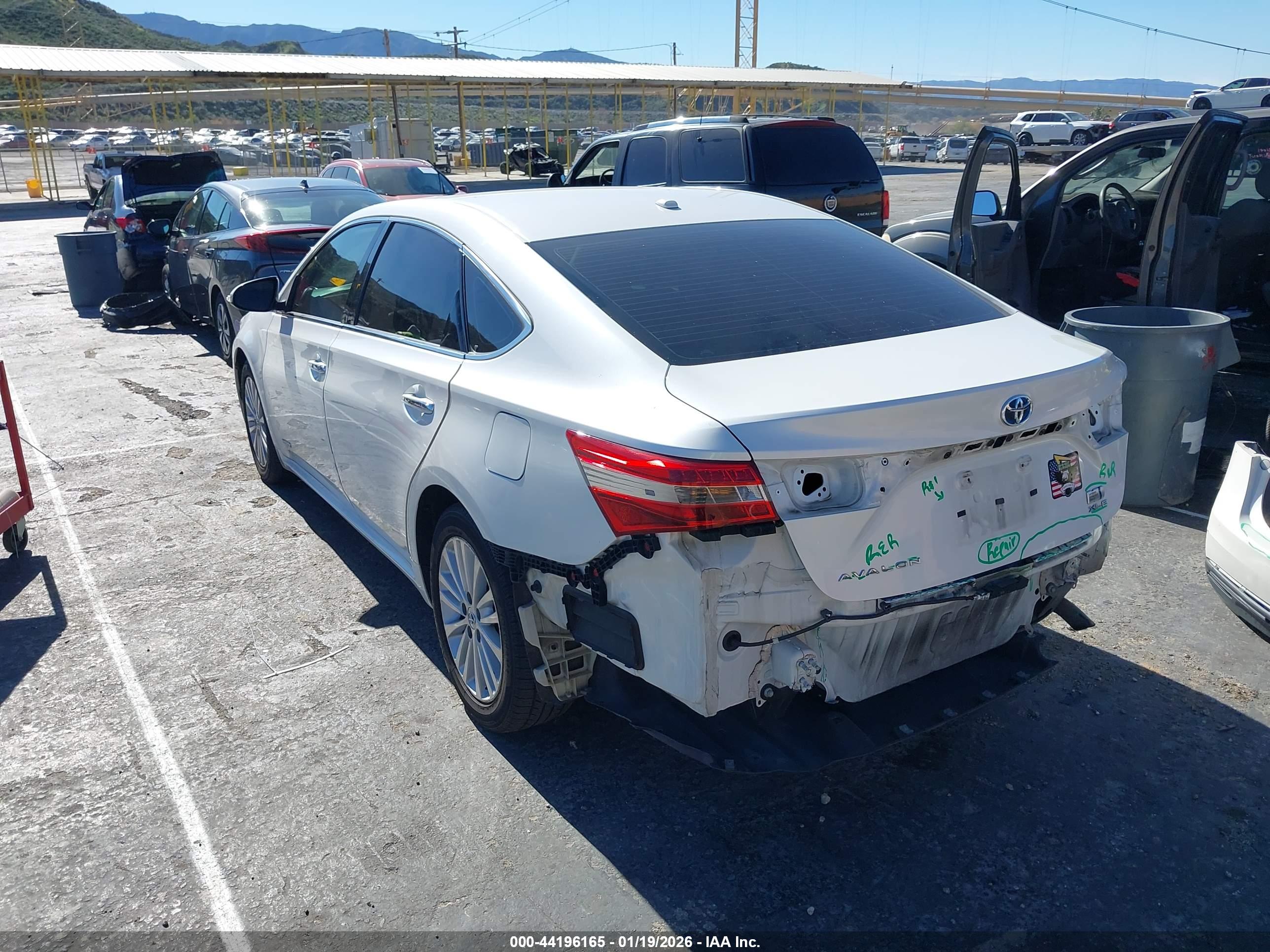 TOYOTA AVALON image 3