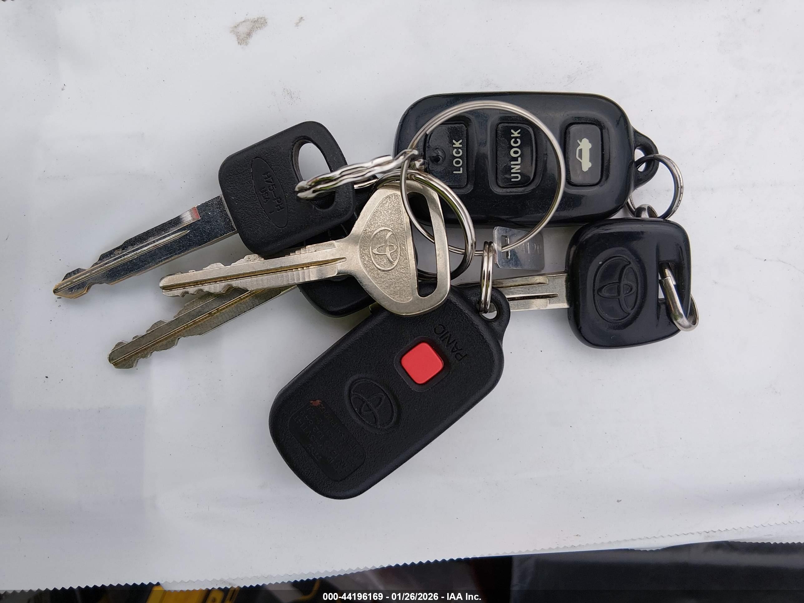 TOYOTA CAMRY image 11