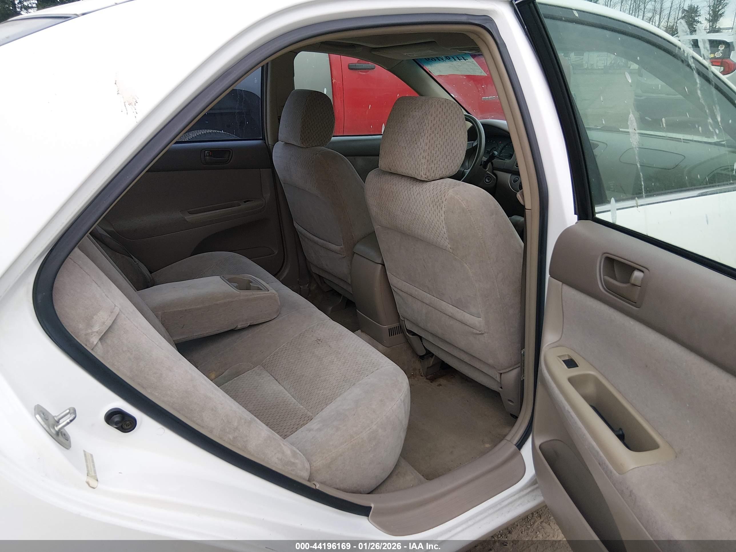 TOYOTA CAMRY image 8