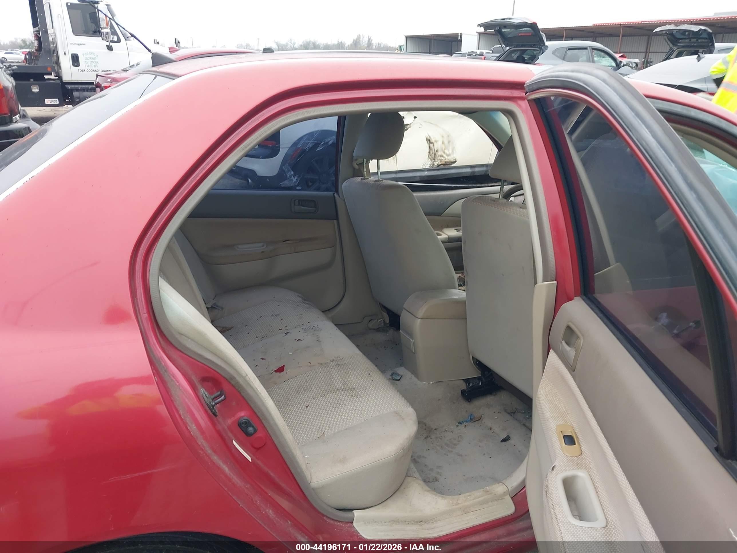 MITSUBISHI LANCER image 8