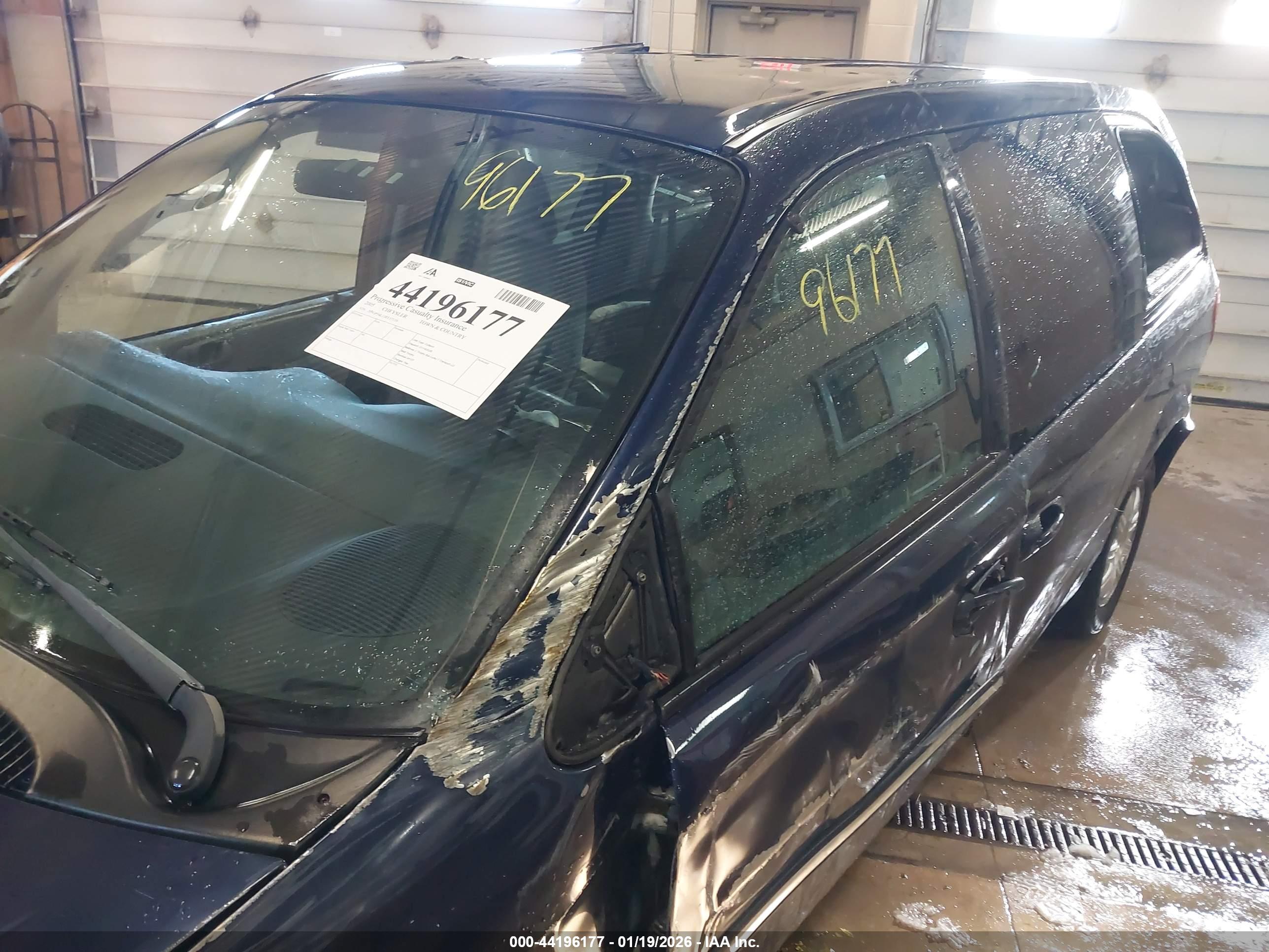 CHRYSLER TOWN image 6