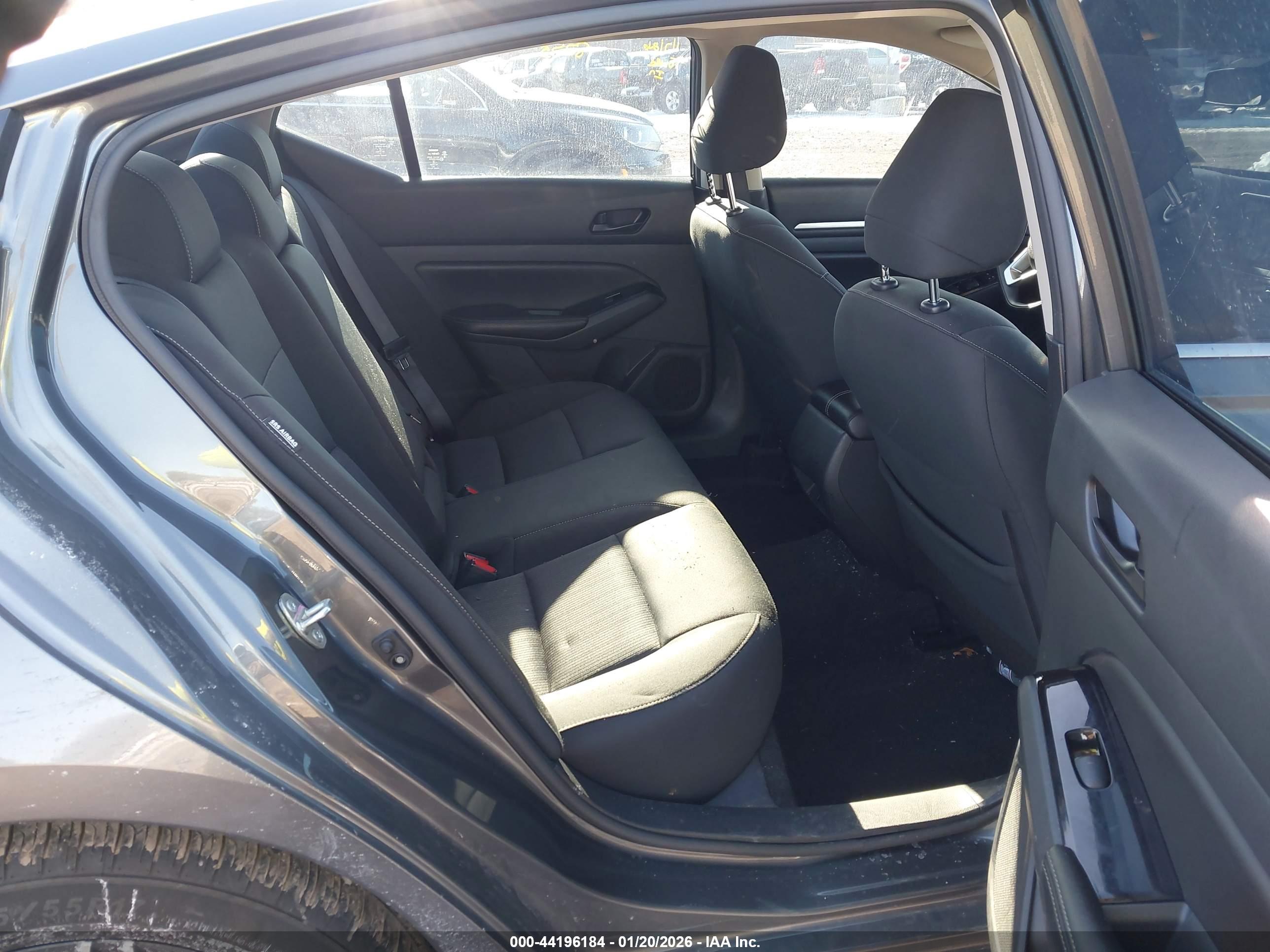 NISSAN ALTIMA image 8