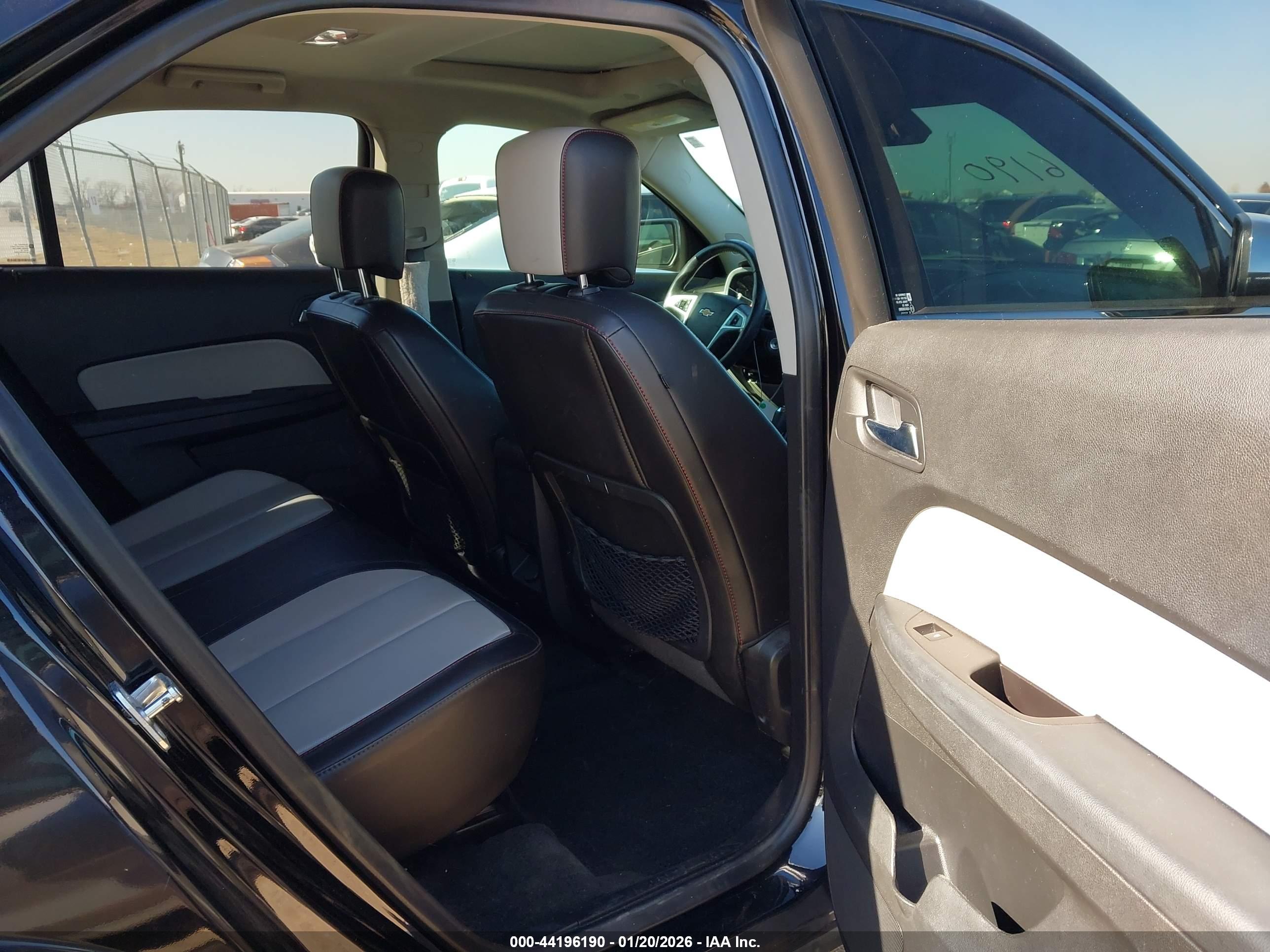 CHEVROLET EQUINOX image 8