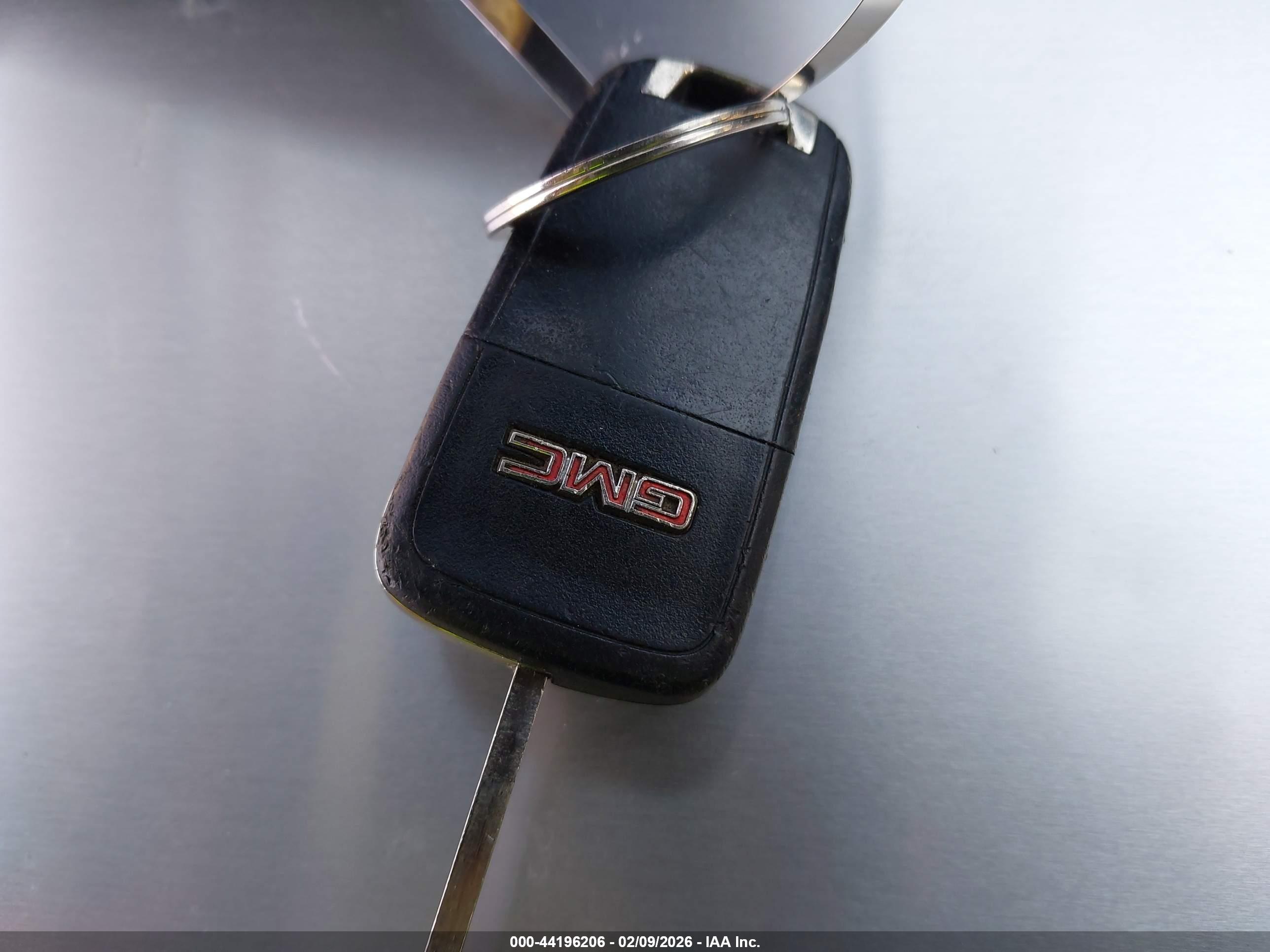 GMC TERRAIN image 11