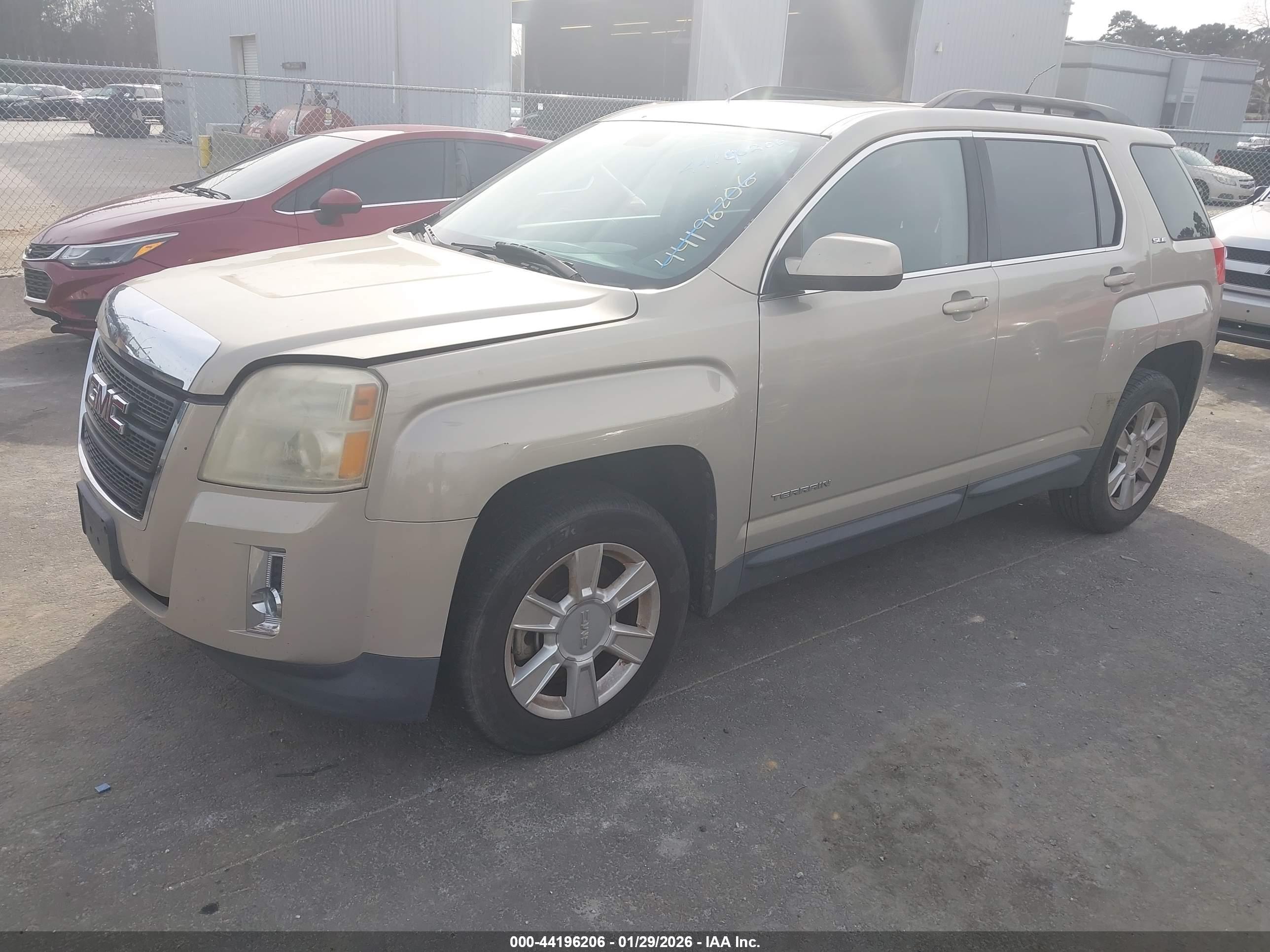 GMC TERRAIN image 2