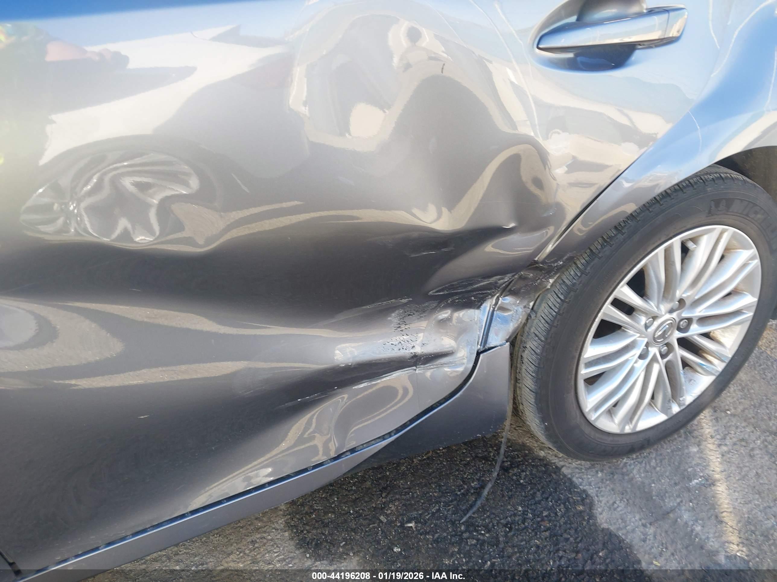 LEXUS ES image 6
