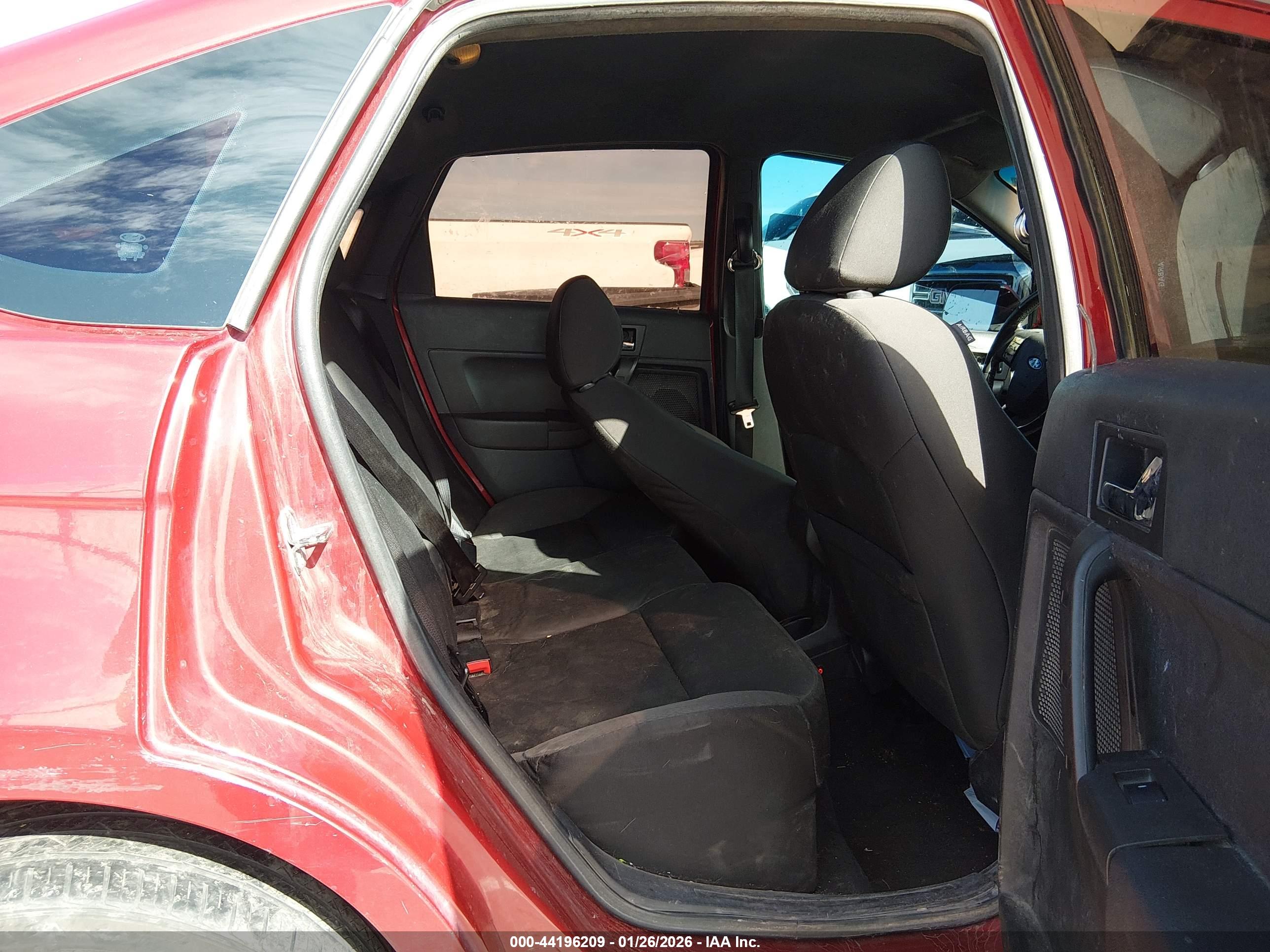 FORD FOCUS image 8