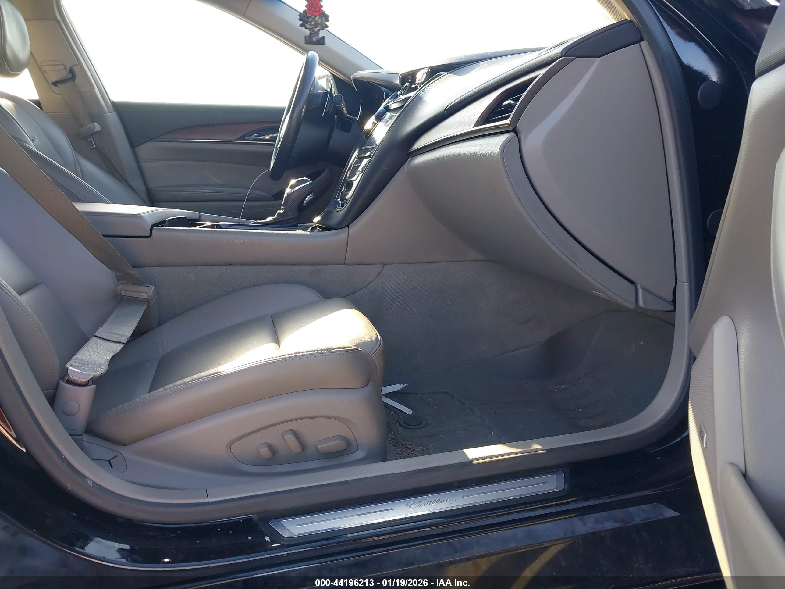 CADILLAC CTS image 5
