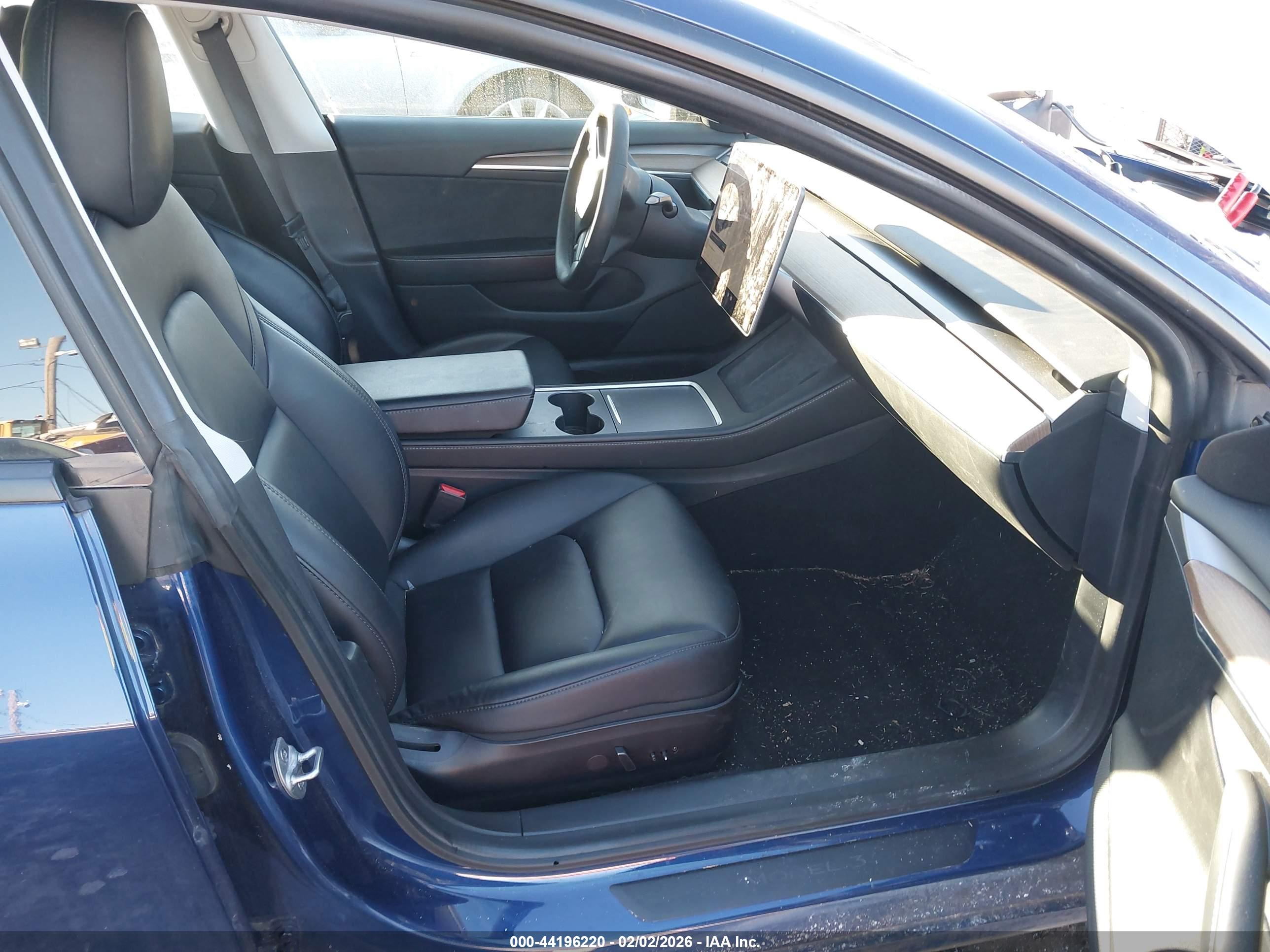 TESLA MODEL image 5