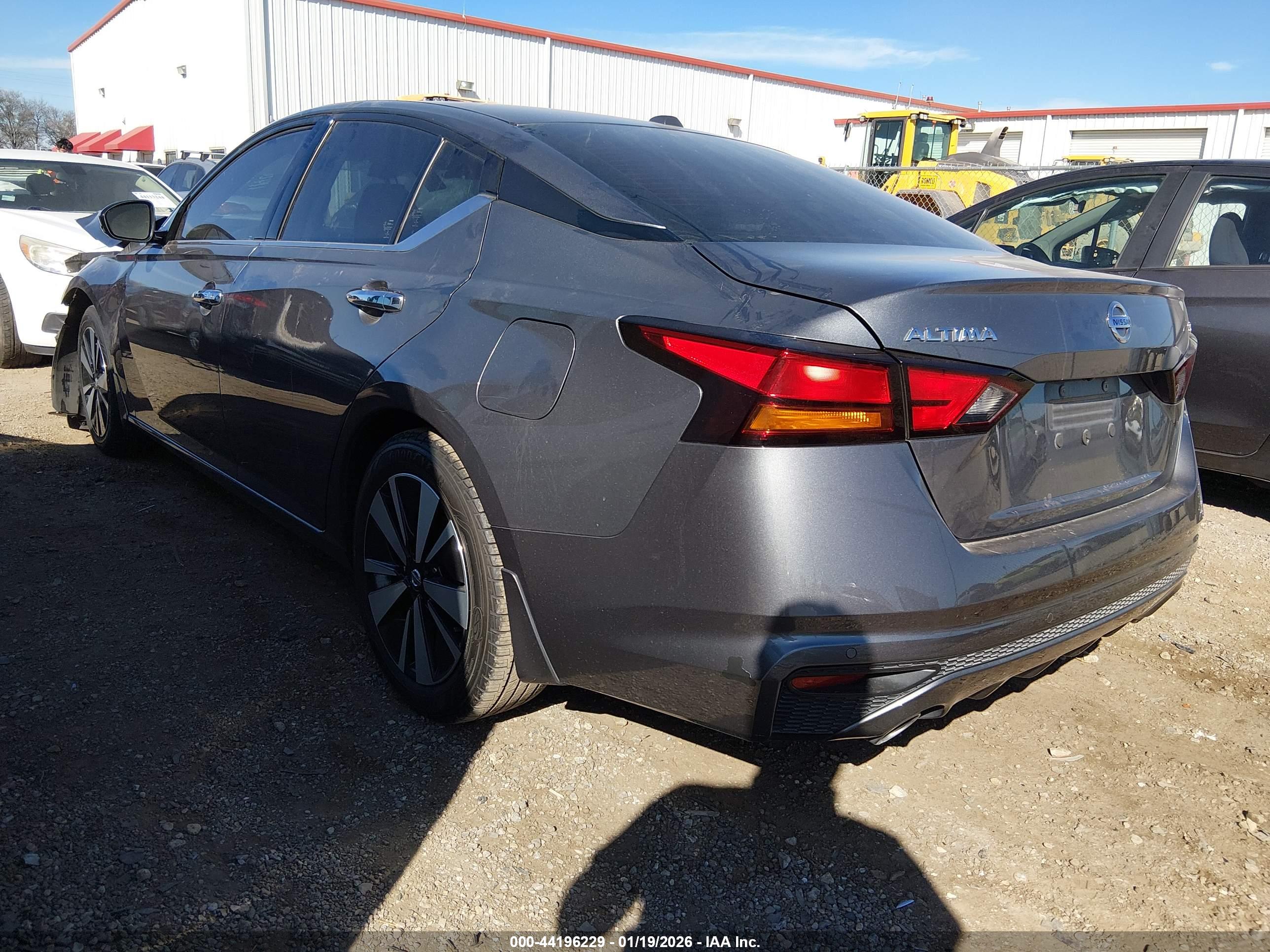 NISSAN ALTIMA image 3