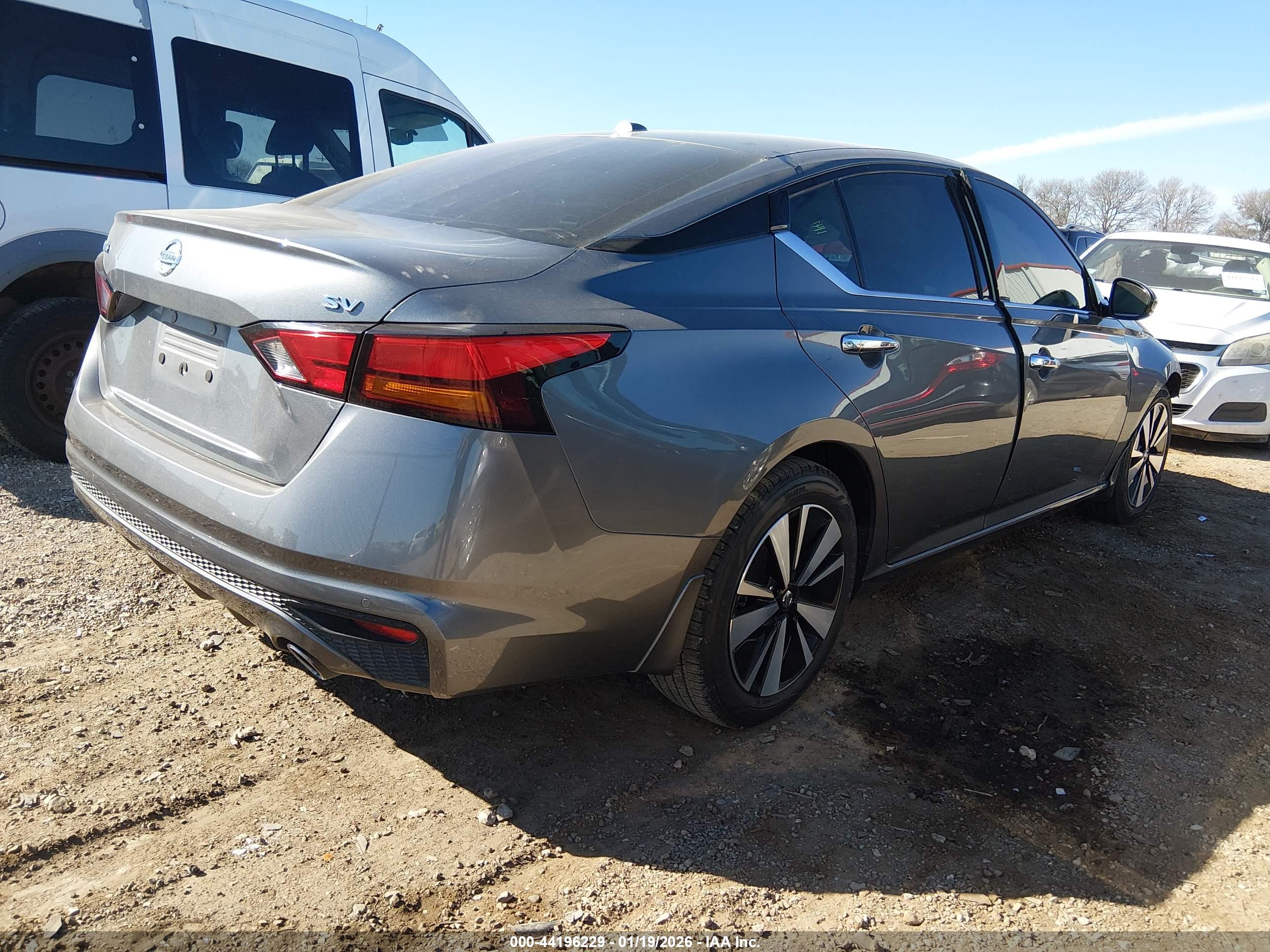 NISSAN ALTIMA image 4