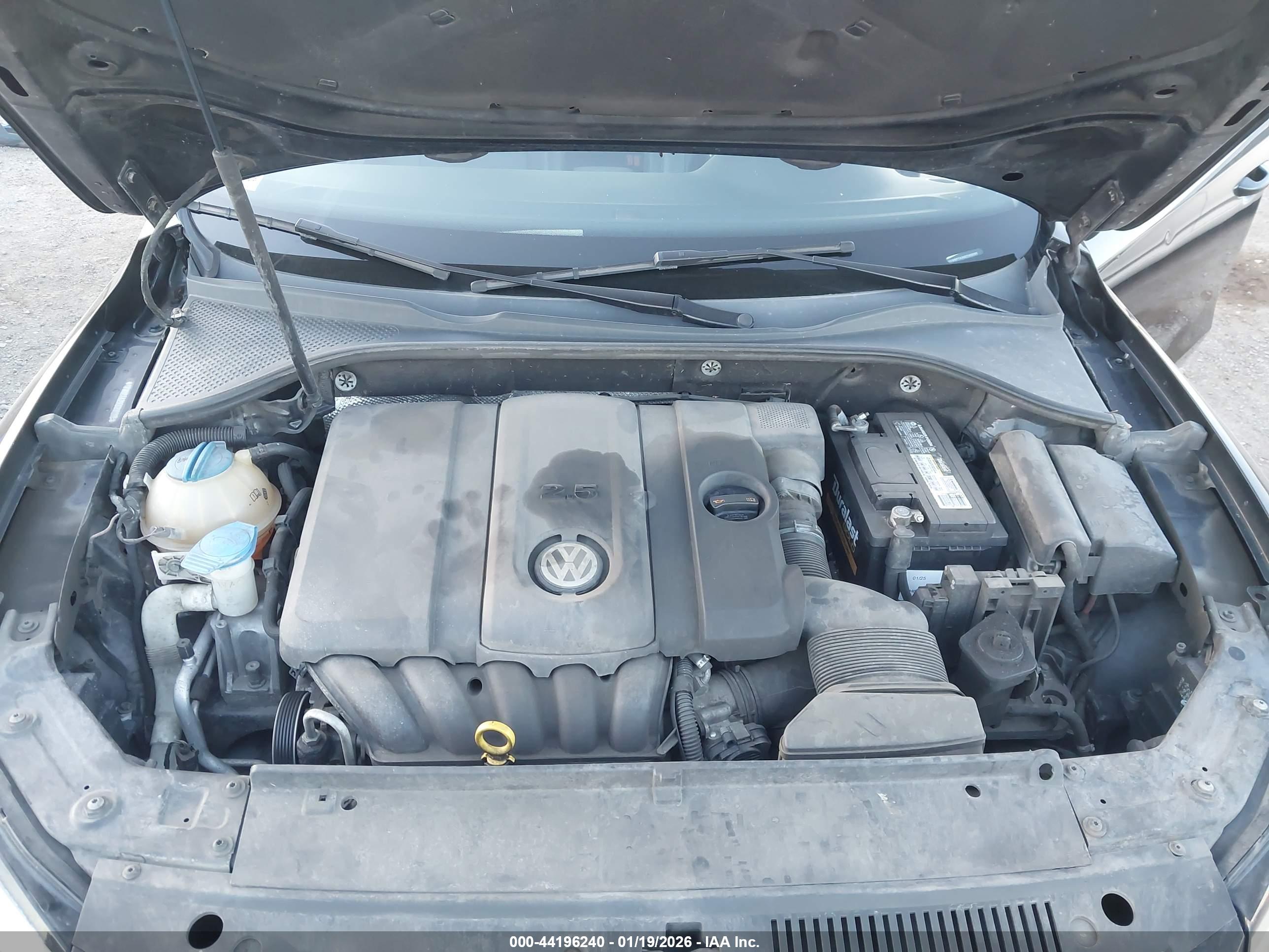 VOLKSWAGEN PASSAT image 10