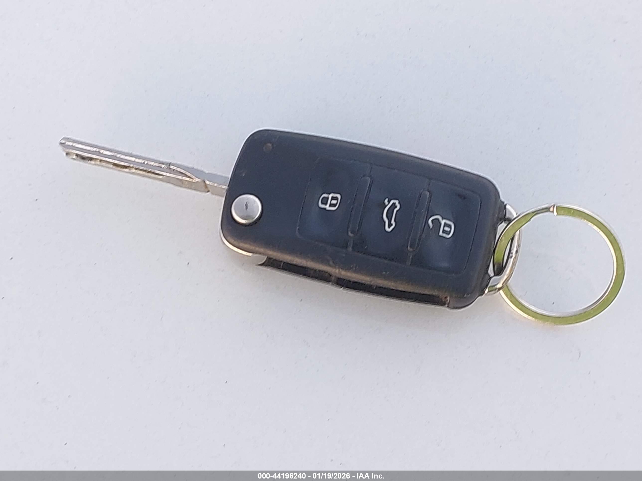 VOLKSWAGEN PASSAT image 11