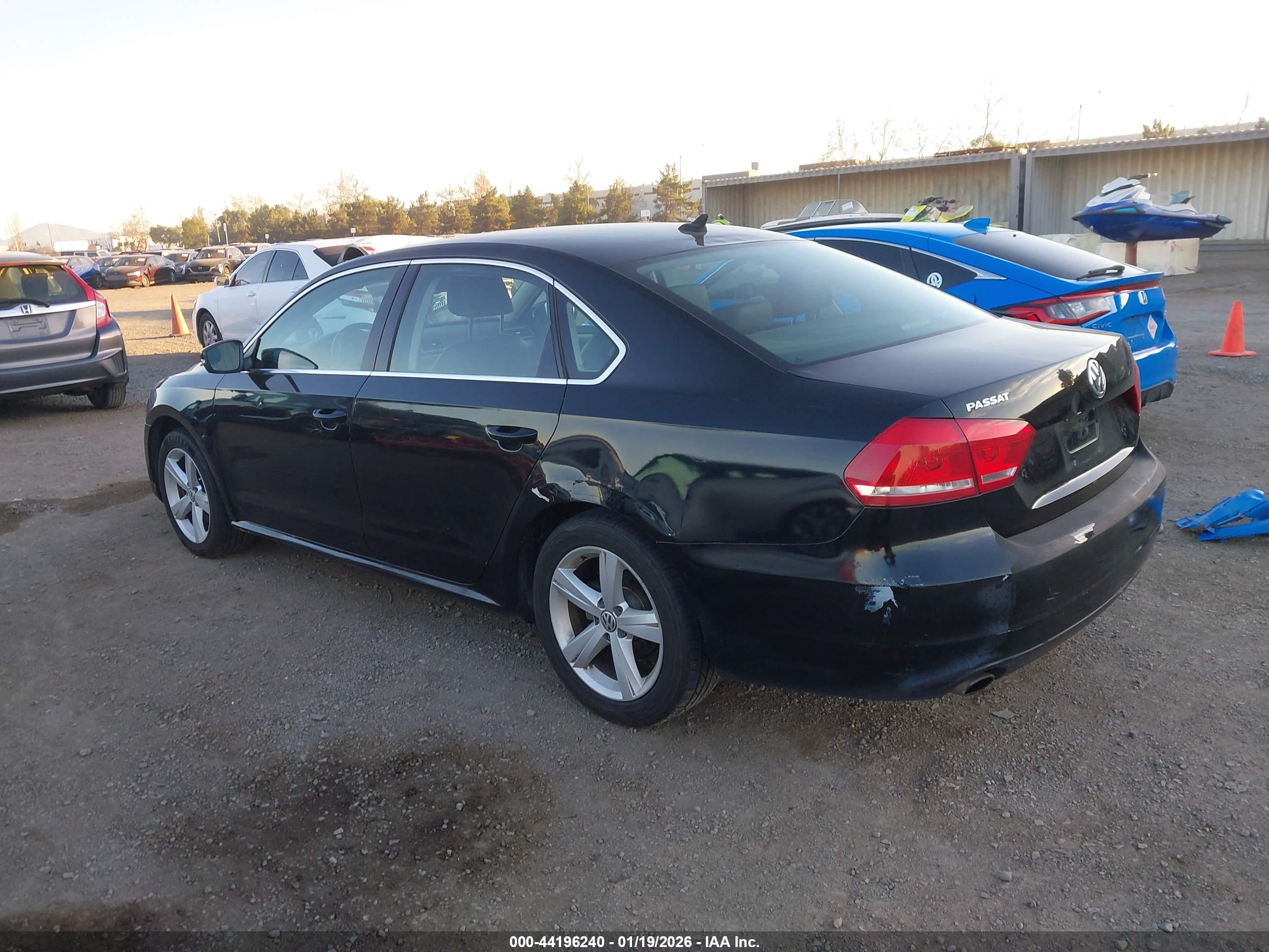 VOLKSWAGEN PASSAT image 3