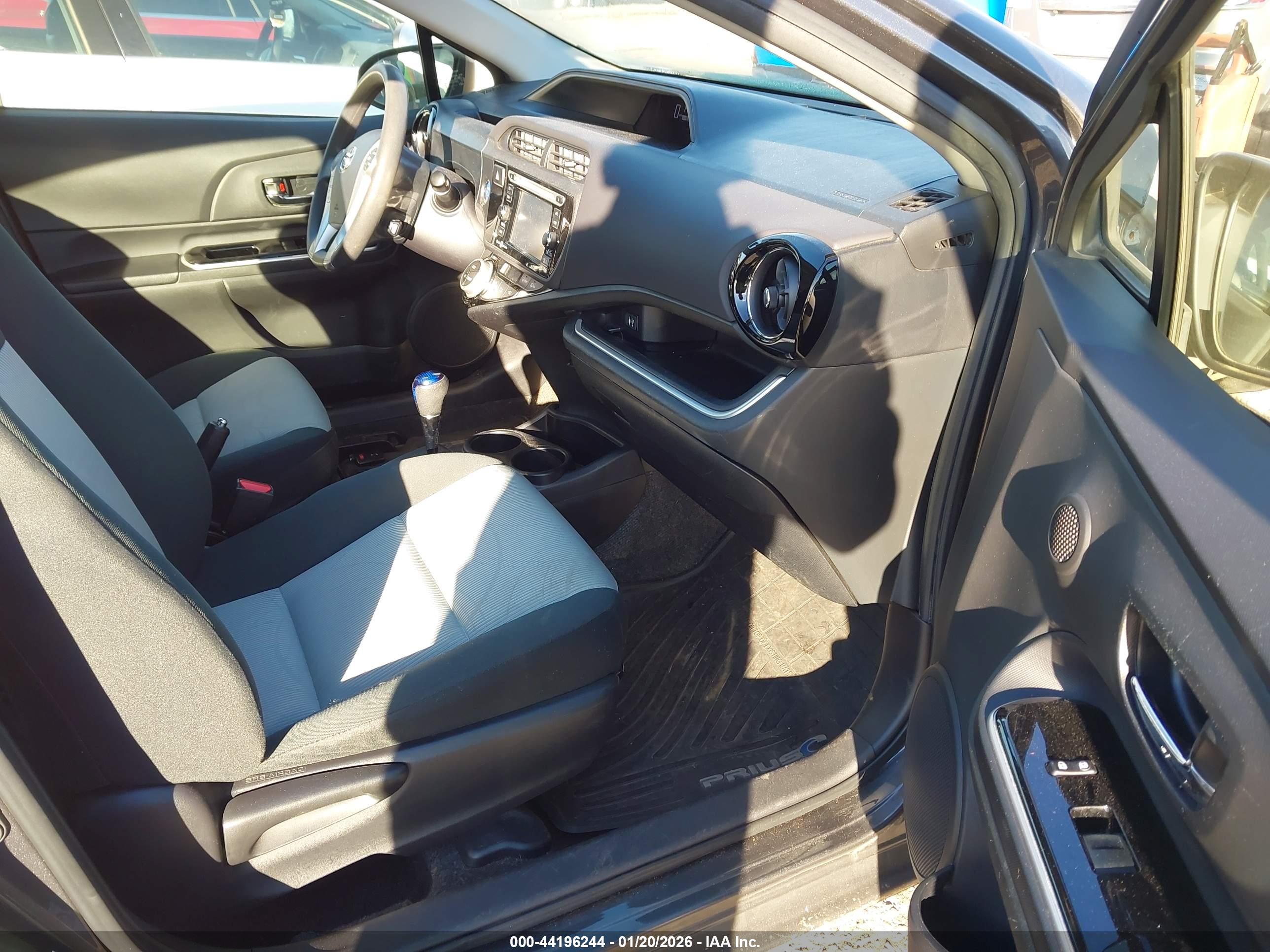 TOYOTA PRIUS image 5