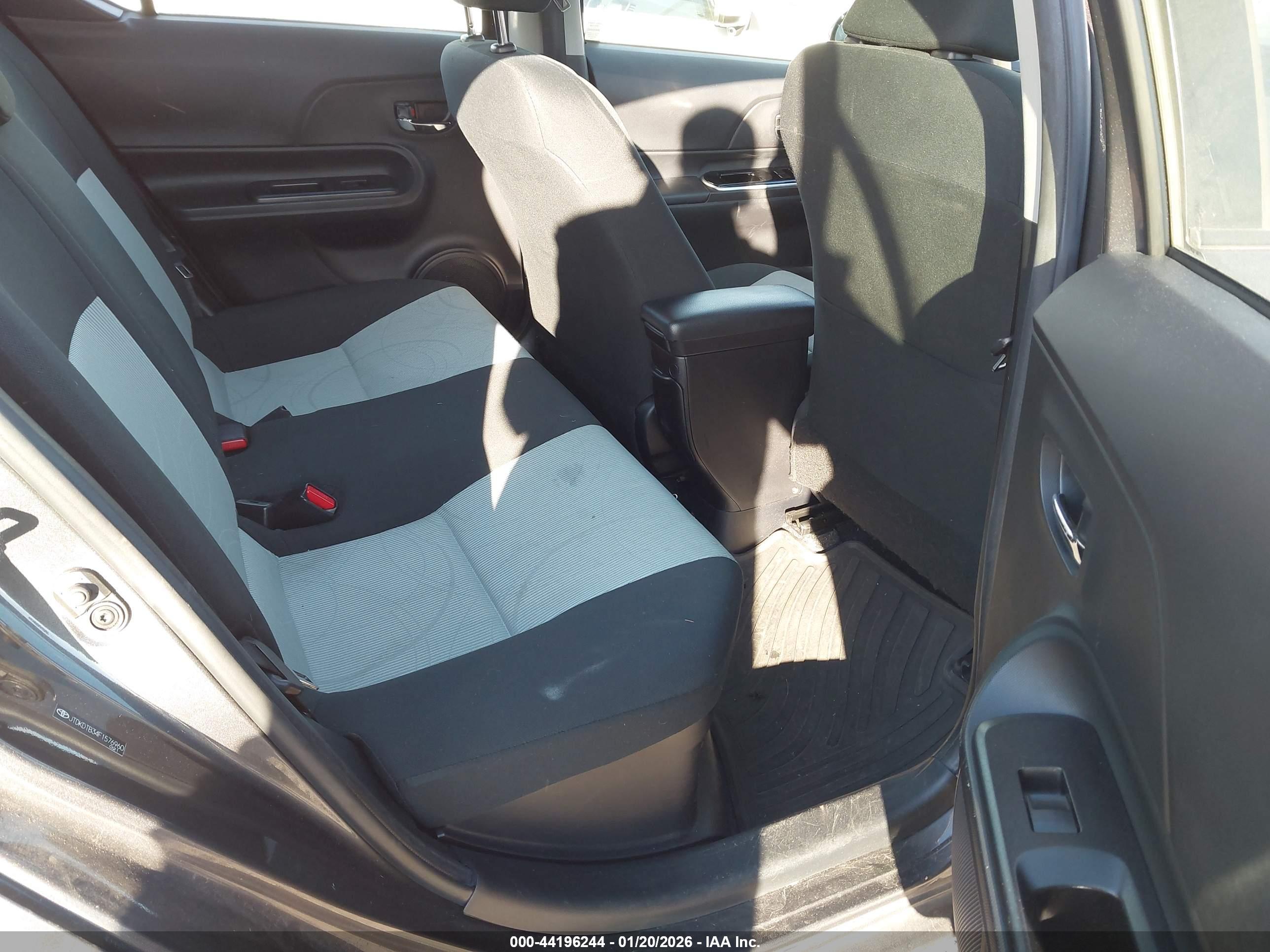 TOYOTA PRIUS image 8