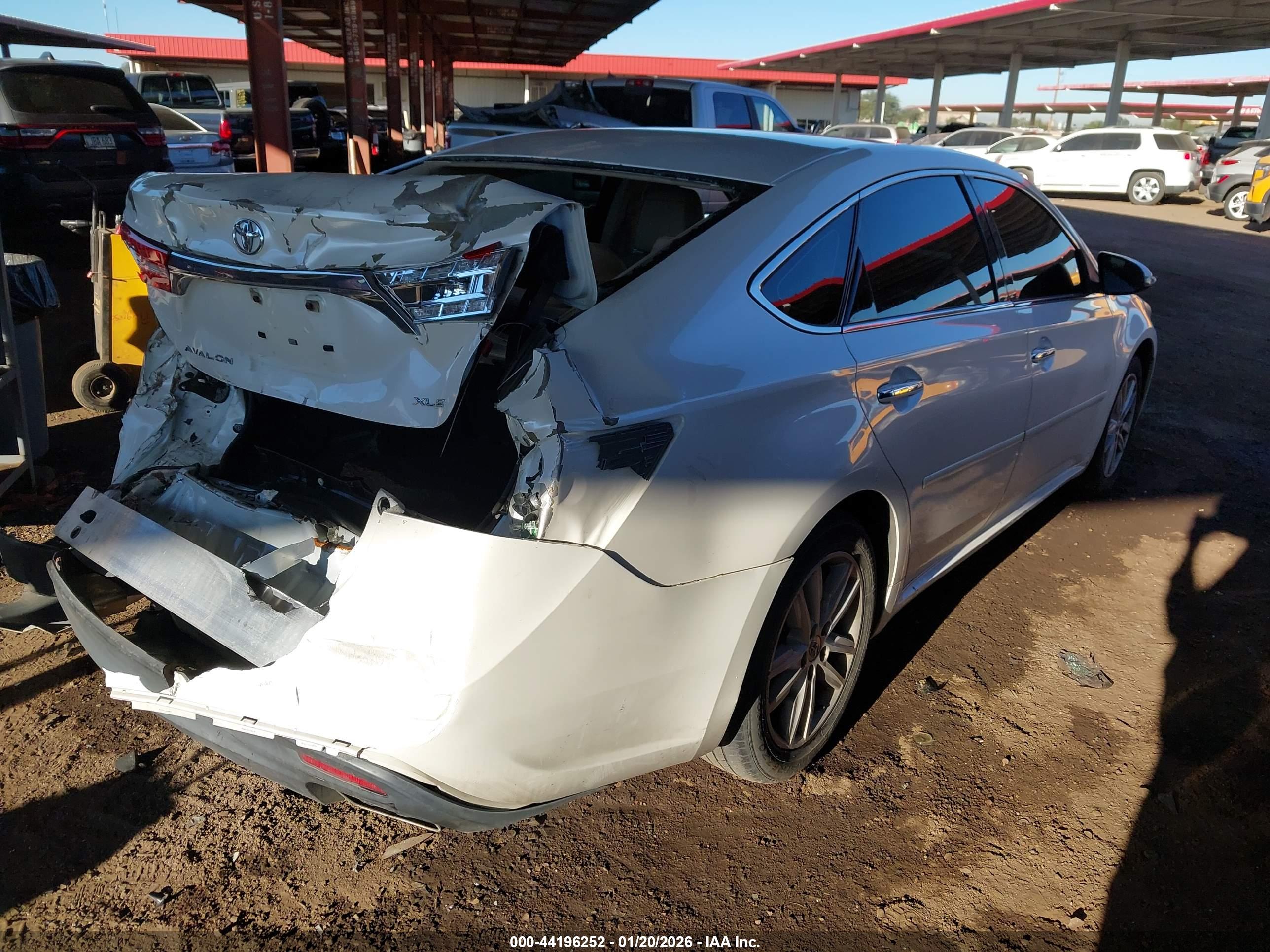 TOYOTA AVALON image 4
