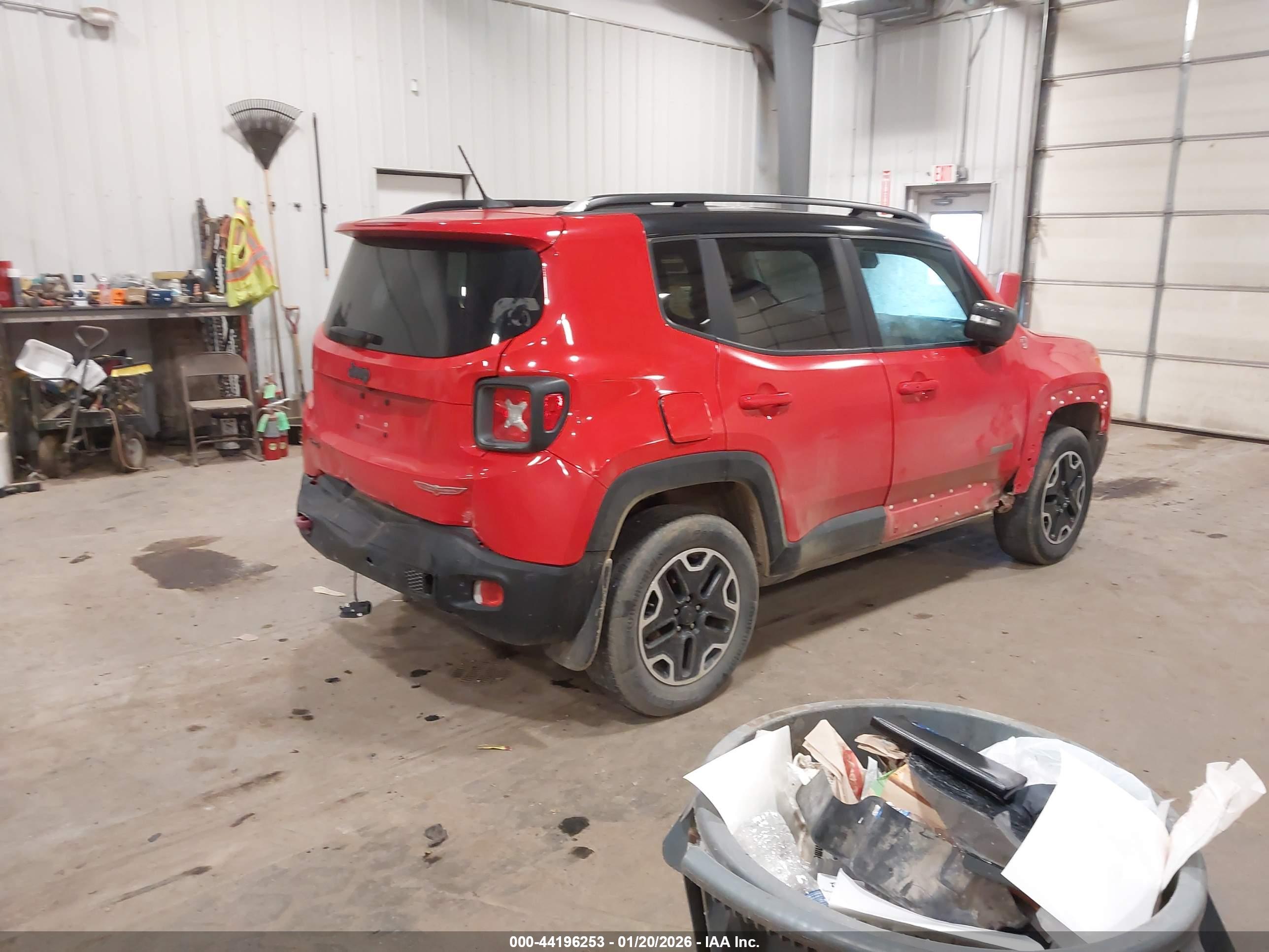 JEEP RENEGADE image 4