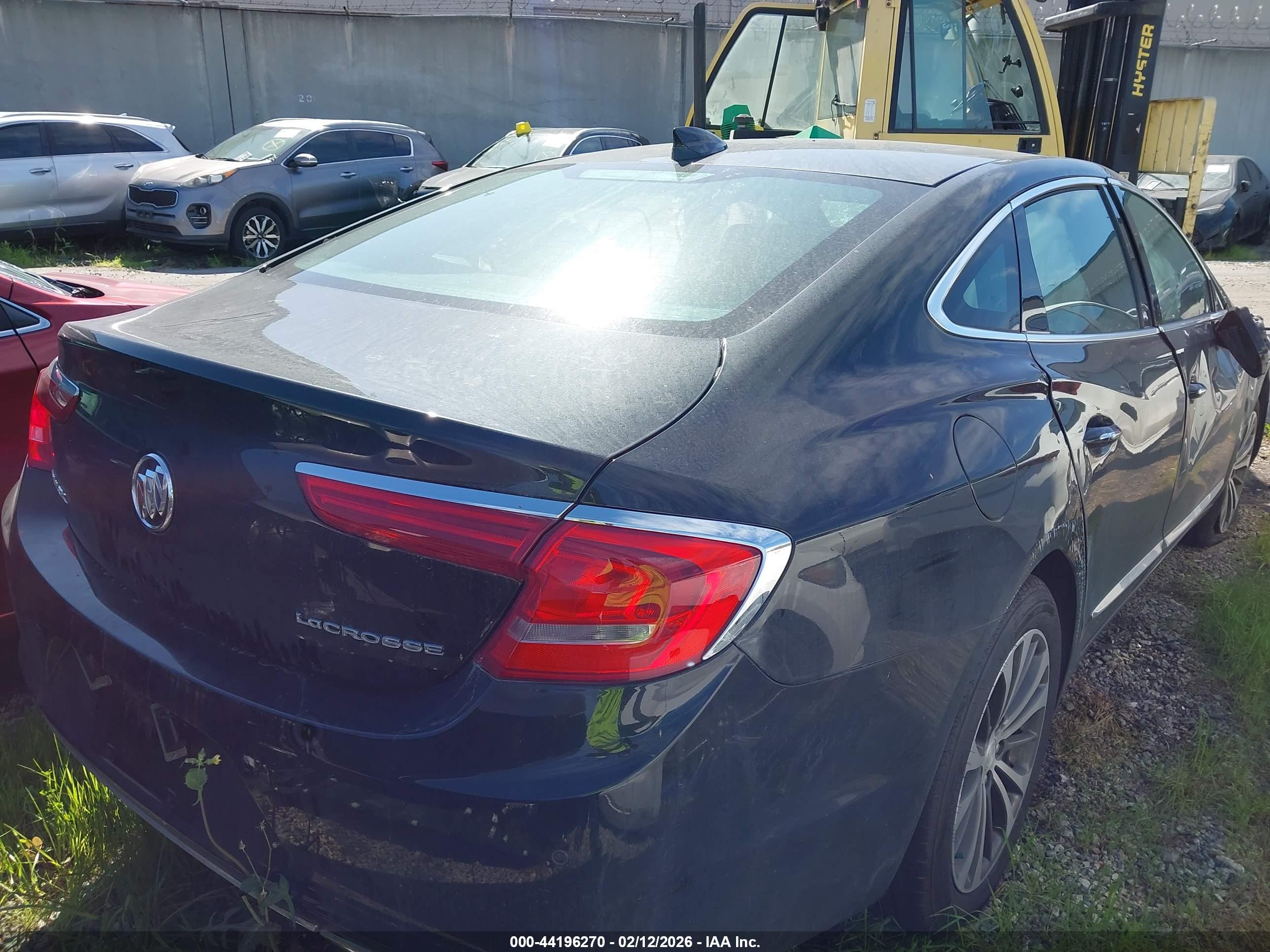 BUICK LACROSSE image 4