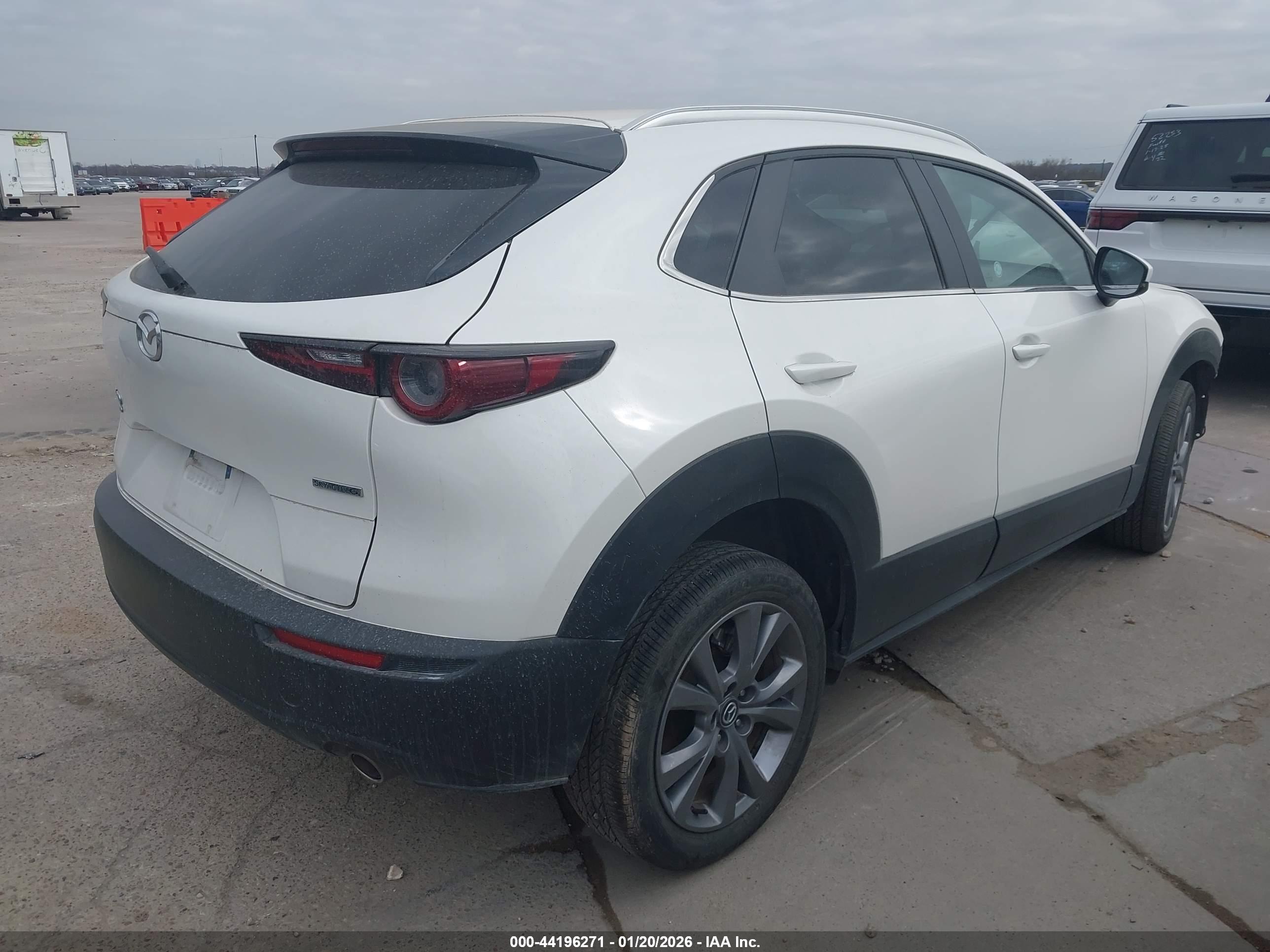 MAZDA CX-30 image 4